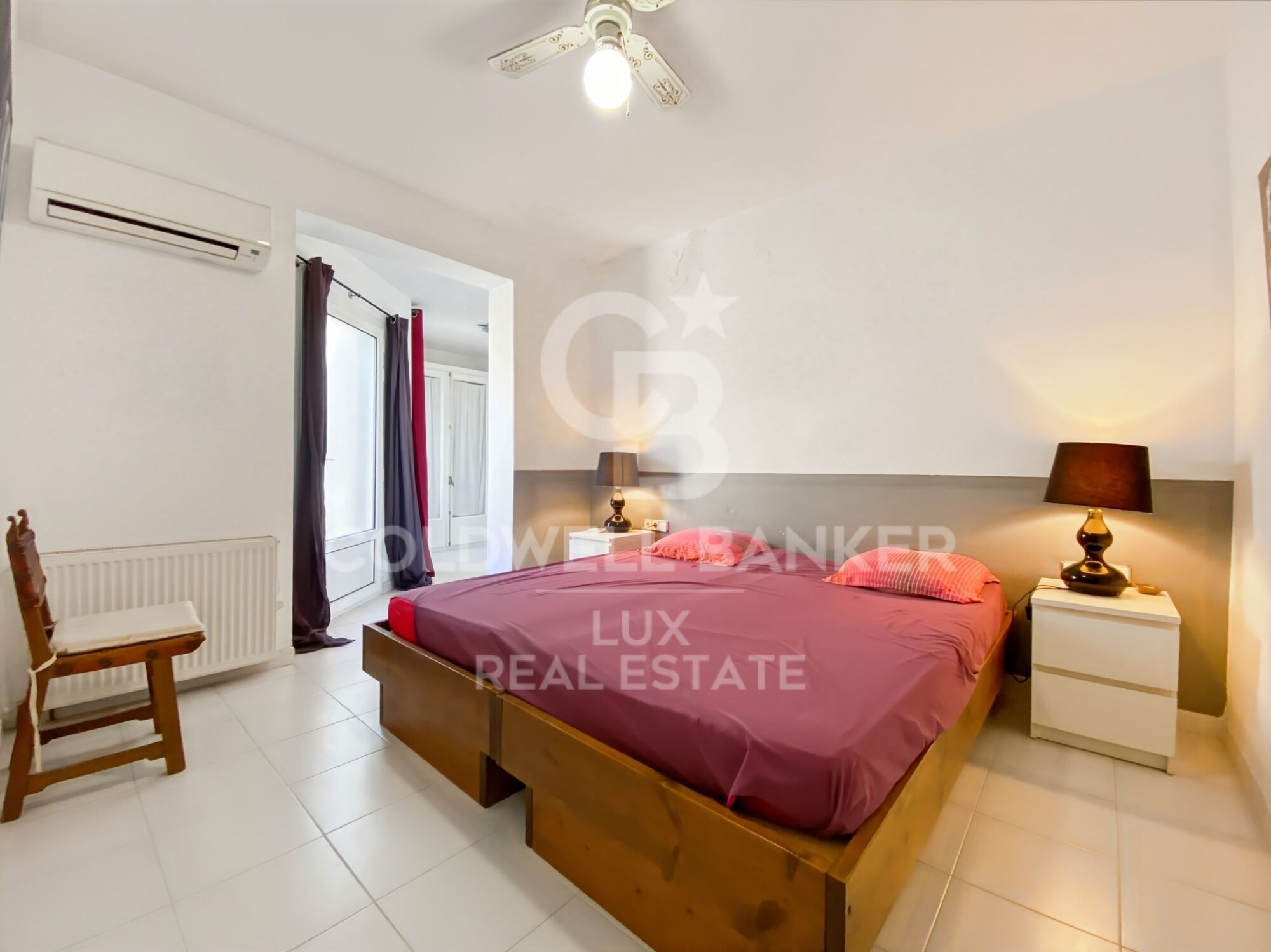 House with pool, terrace, and garage in Empuriabrava, Costa Brava