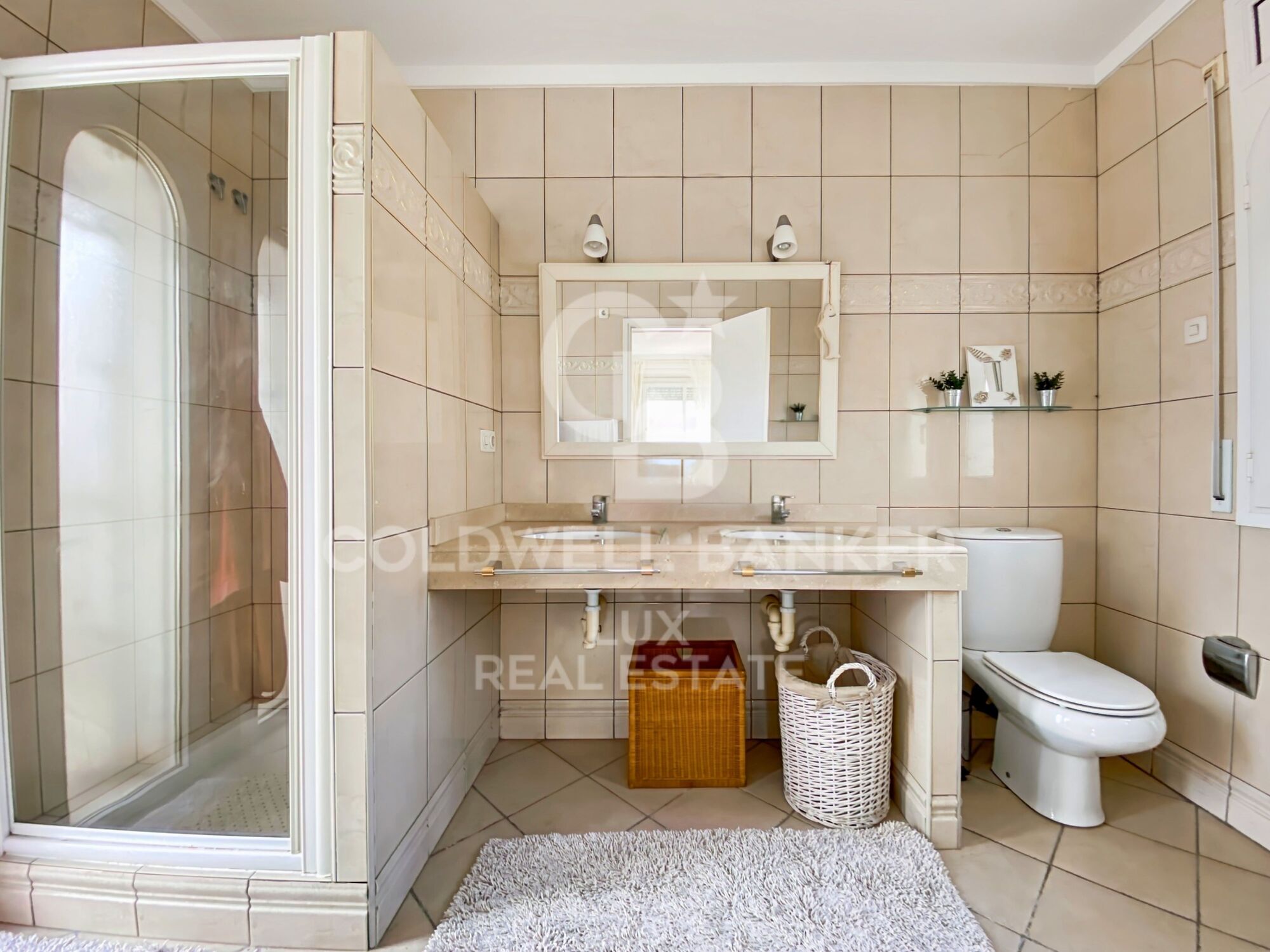 House with pool, terrace, and garage in Empuriabrava, Costa Brava