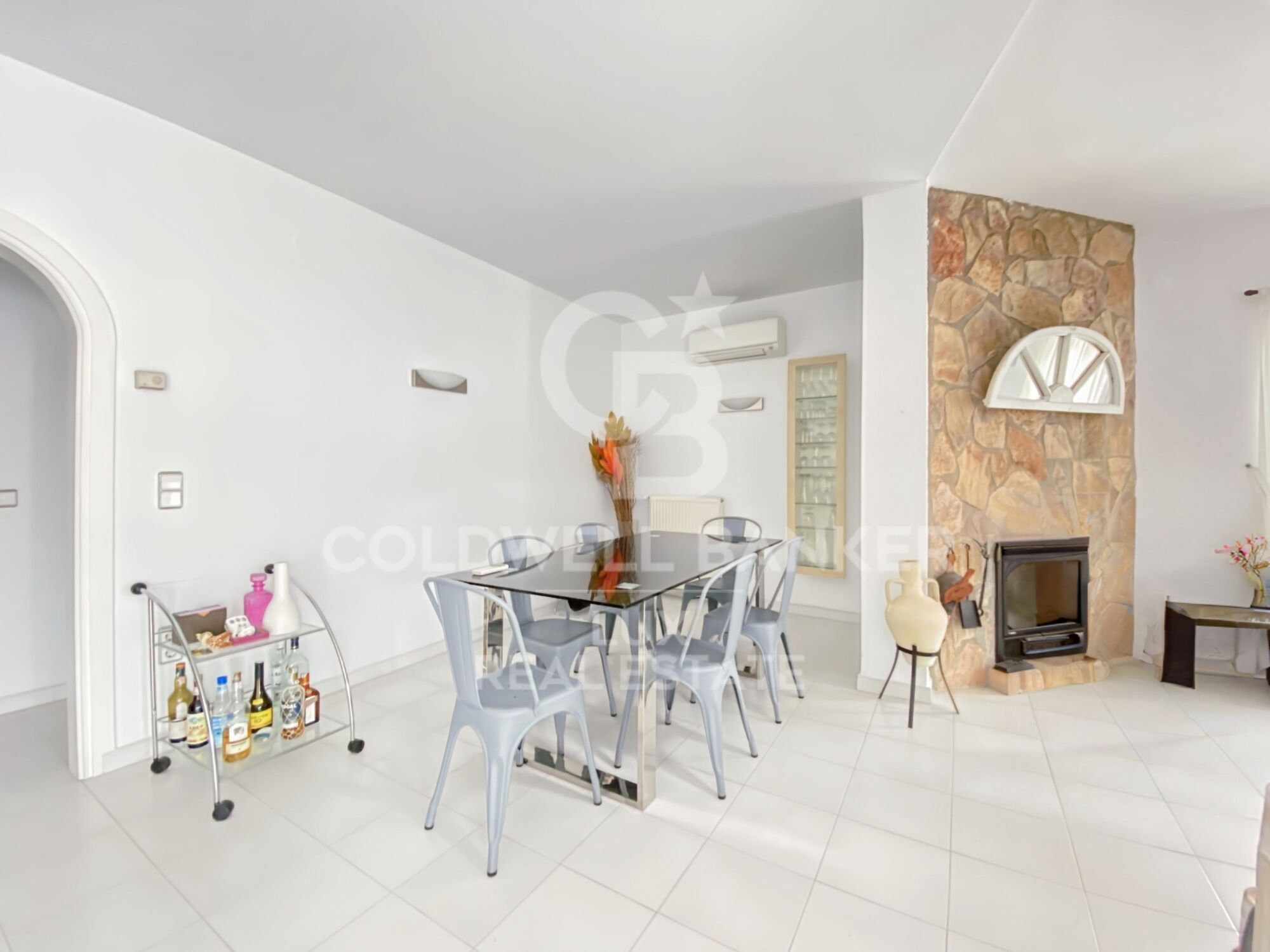 House with pool, terrace, and garage in Empuriabrava, Costa Brava