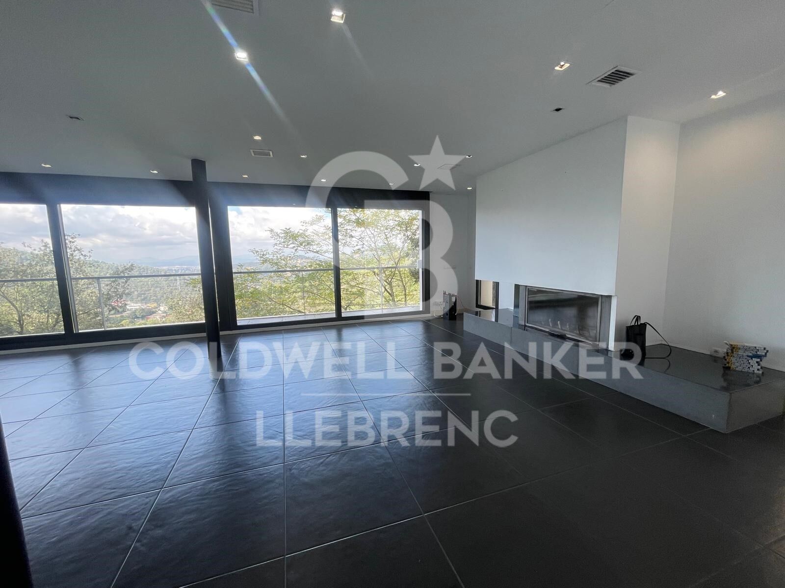 Wonderful Designer House with Garden and Pool for Rent in Vallvidrera