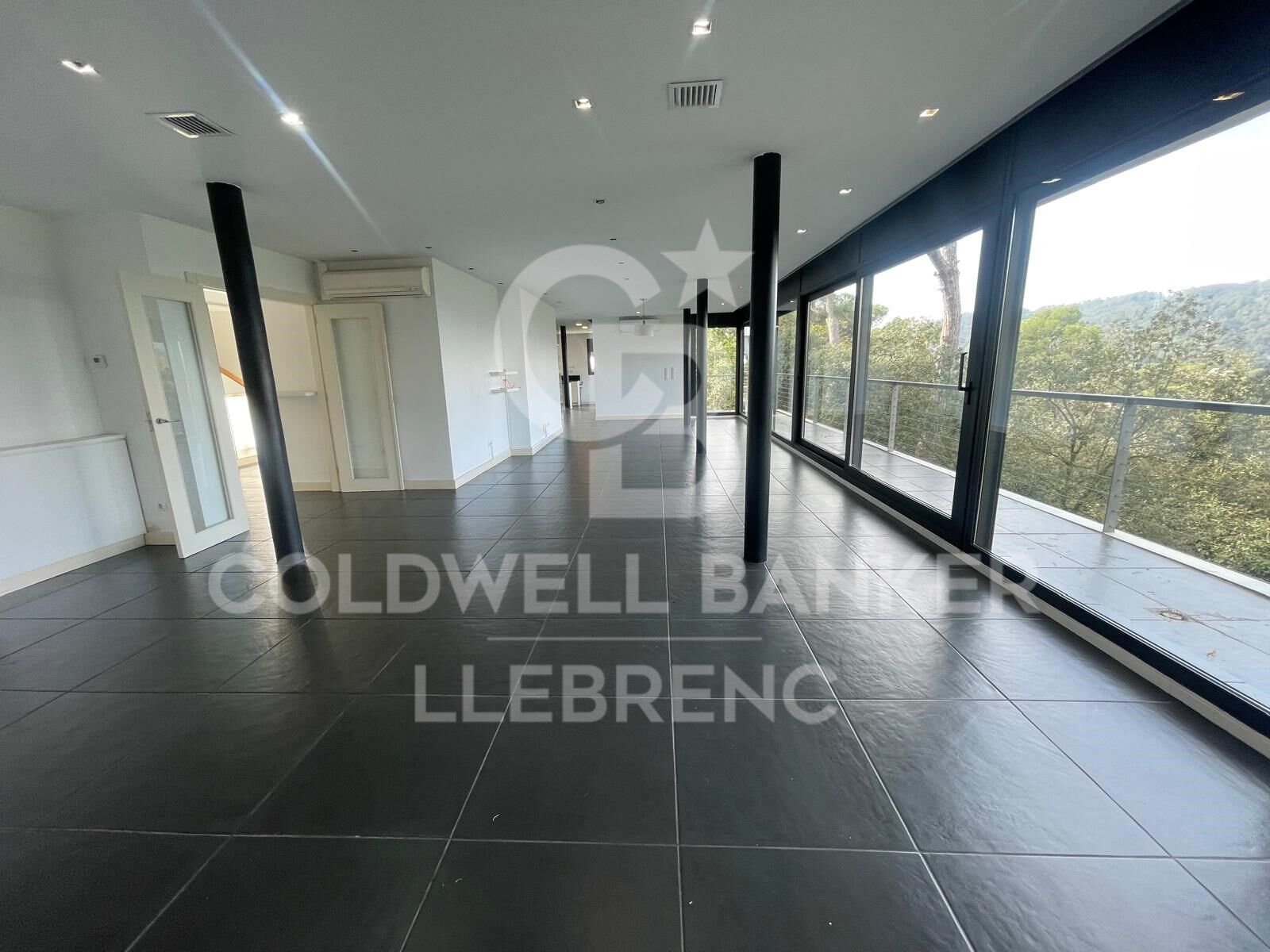 Wonderful Designer House with Garden and Pool for Rent in Vallvidrera