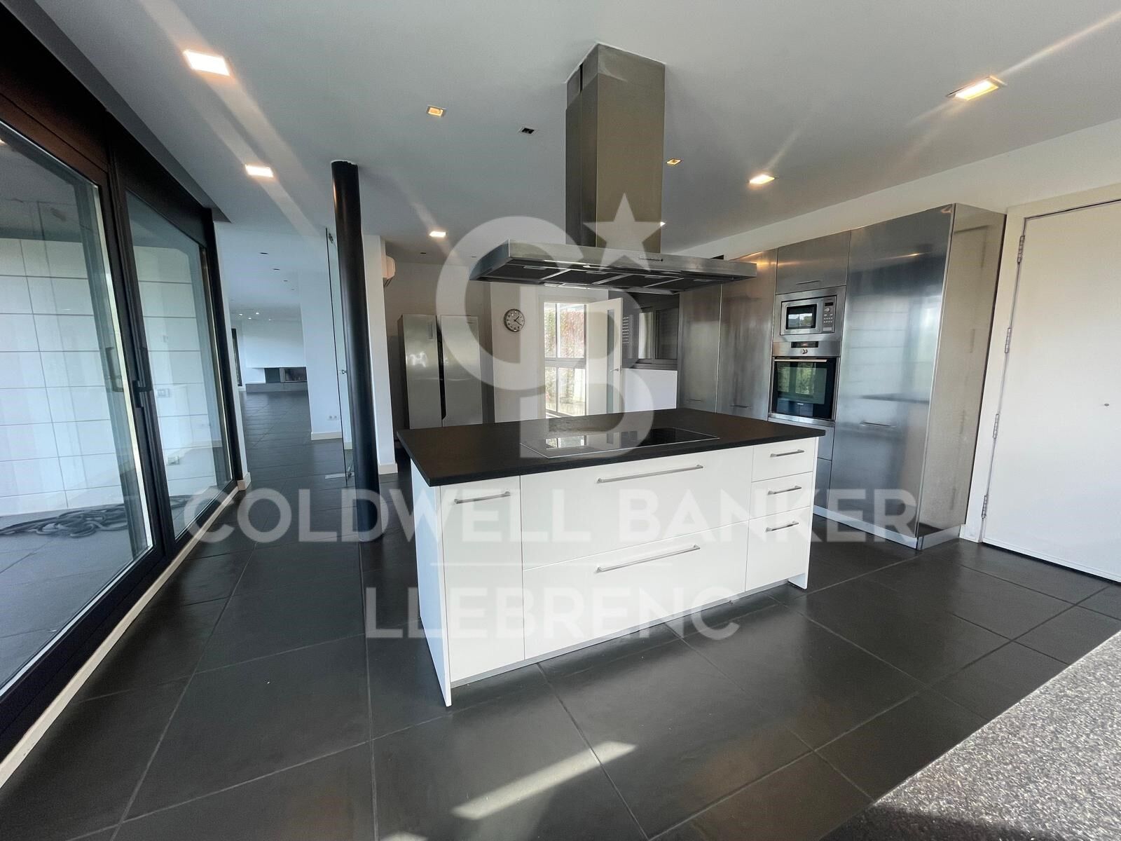 Wonderful Designer House with Garden and Pool for Rent in Vallvidrera