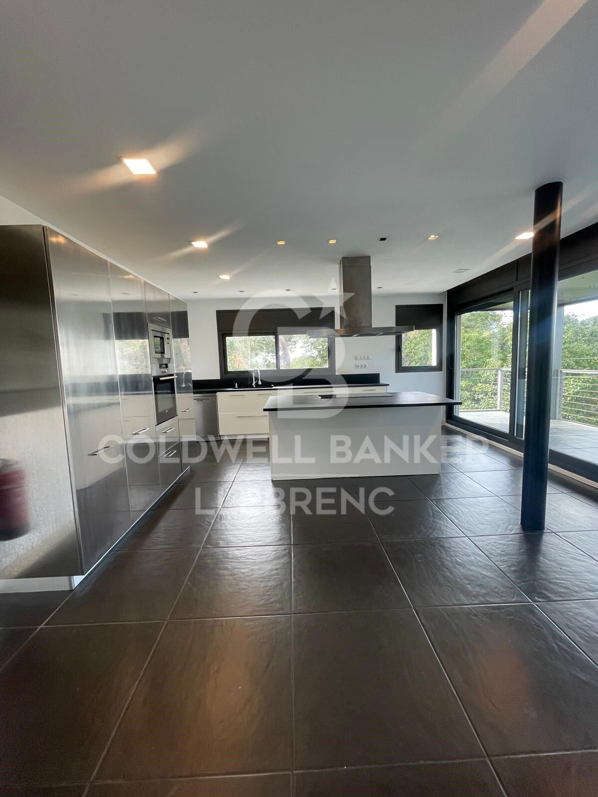 Wonderful Designer House with Garden and Pool for Rent in Vallvidrera