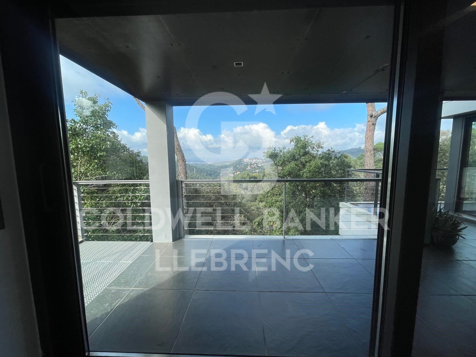 Wonderful Designer House with Garden and Pool for Rent in Vallvidrera