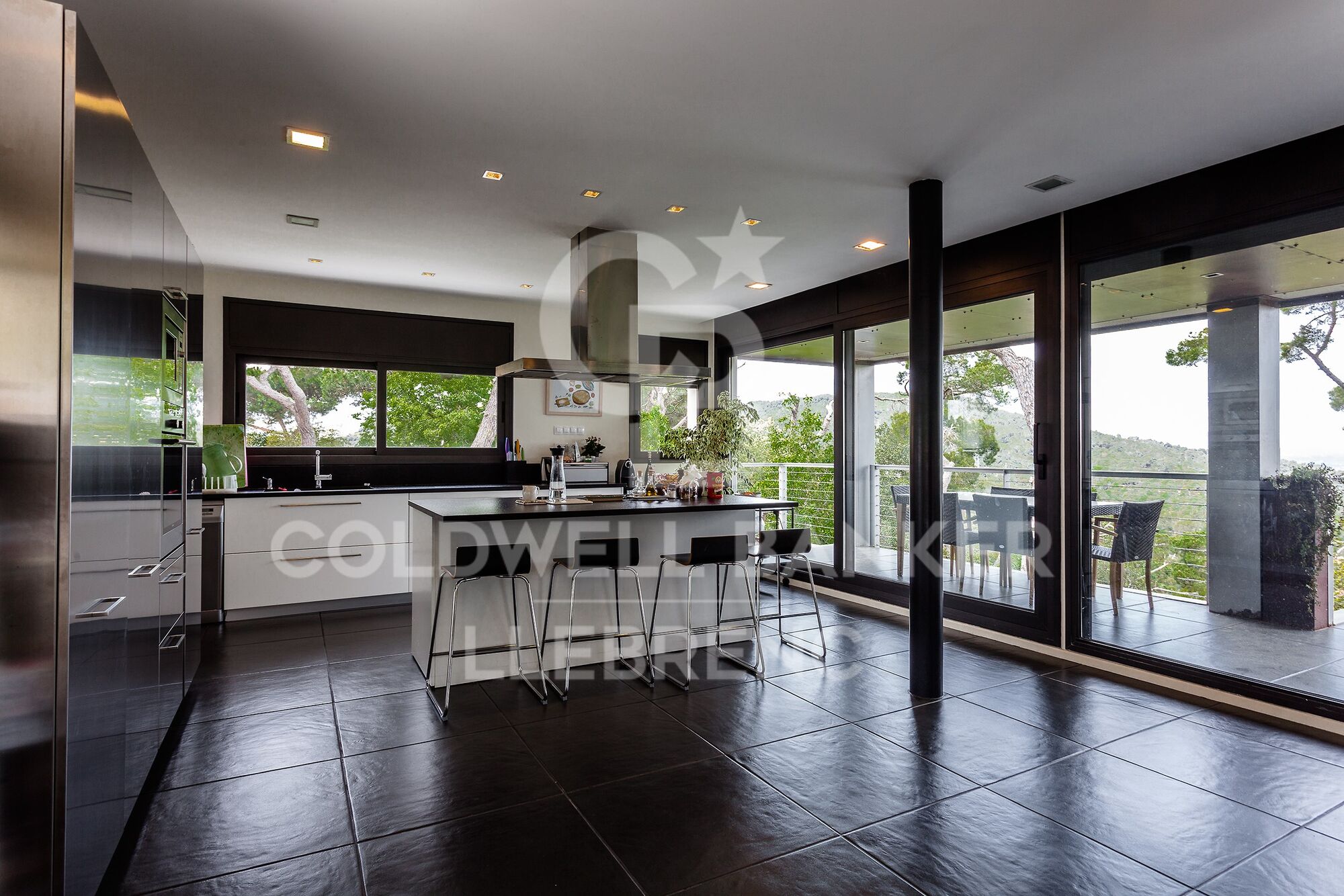 Wonderful Designer House with Garden and Pool for Rent in Vallvidrera