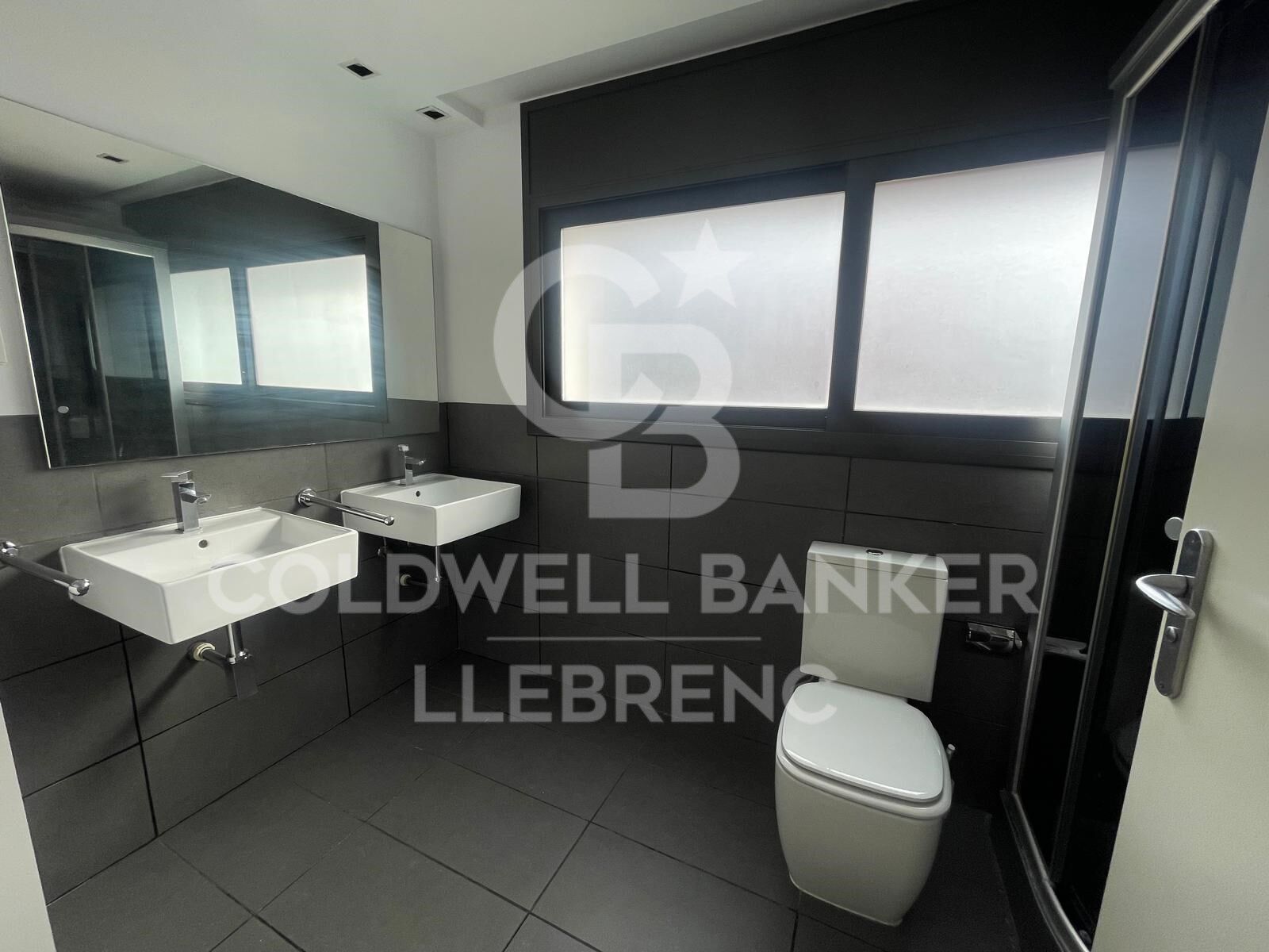 Wonderful Designer House with Garden and Pool for Rent in Vallvidrera