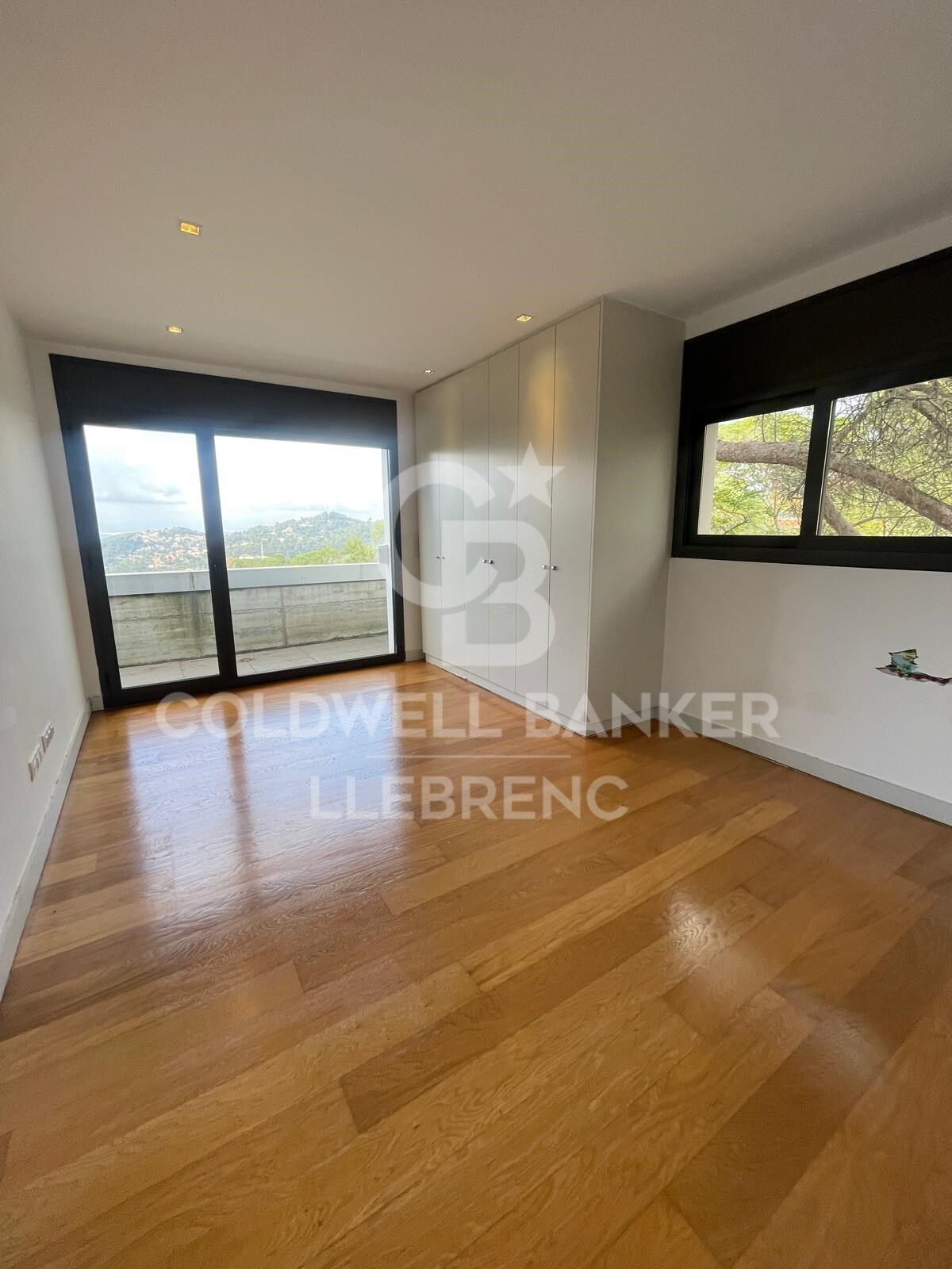 Wonderful Designer House with Garden and Pool for Rent in Vallvidrera