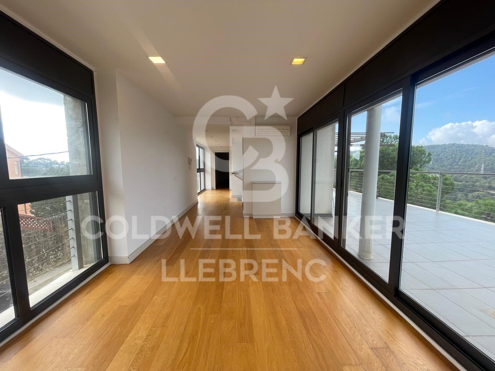 Wonderful Designer House with Garden and Pool for Rent in Vallvidrera