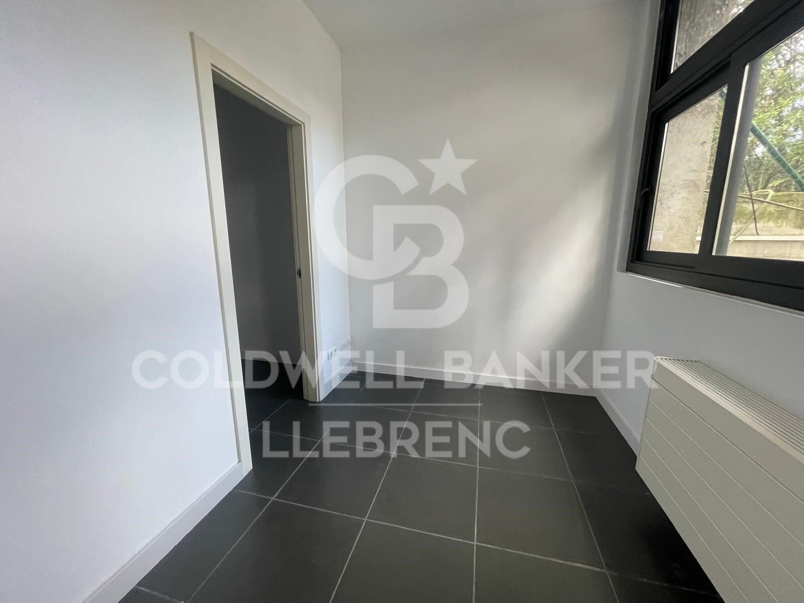 Wonderful Designer House with Garden and Pool for Rent in Vallvidrera