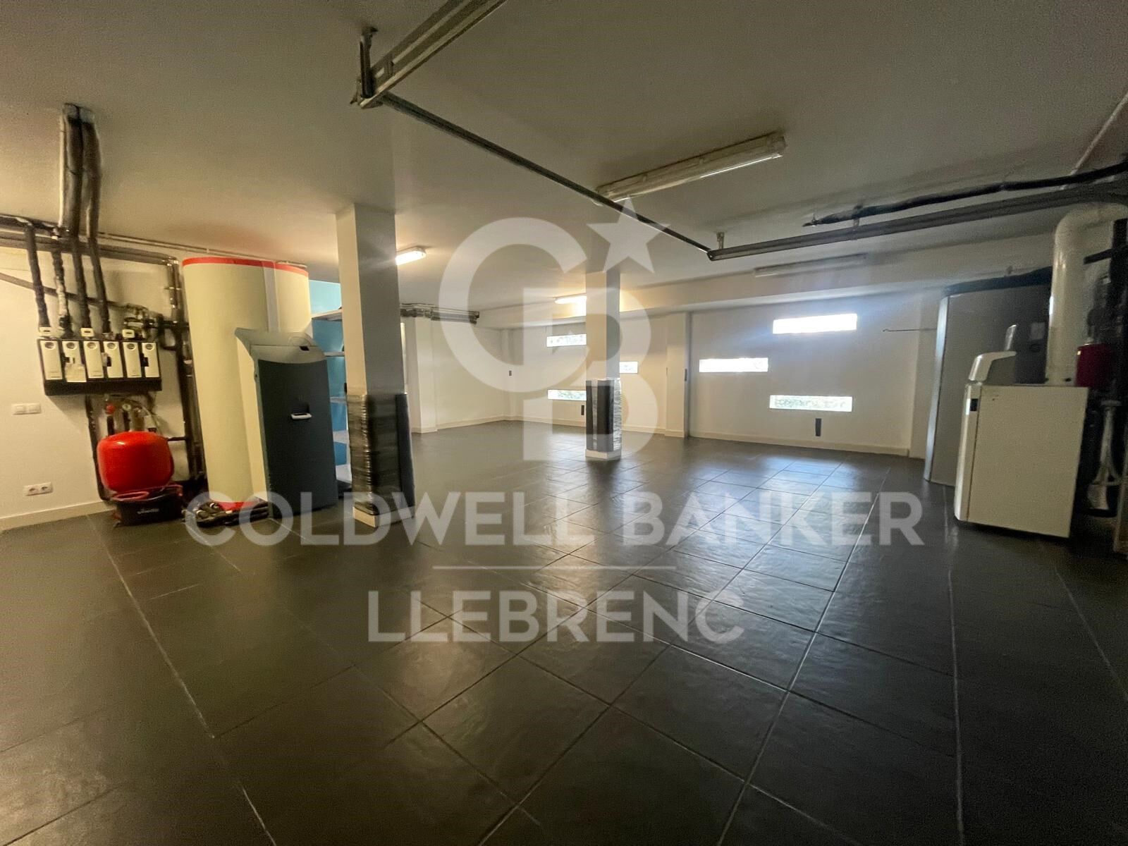 Wonderful Designer House with Garden and Pool for Rent in Vallvidrera