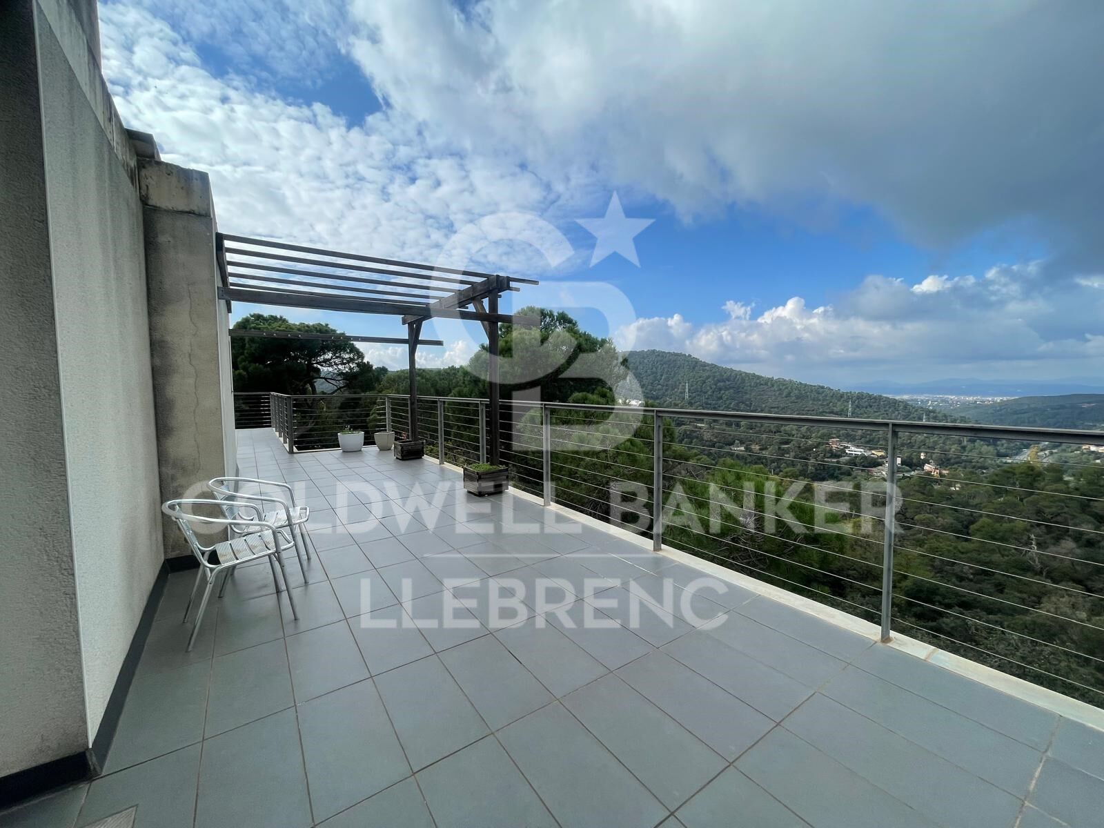 Wonderful Designer House with Garden and Pool for Rent in Vallvidrera