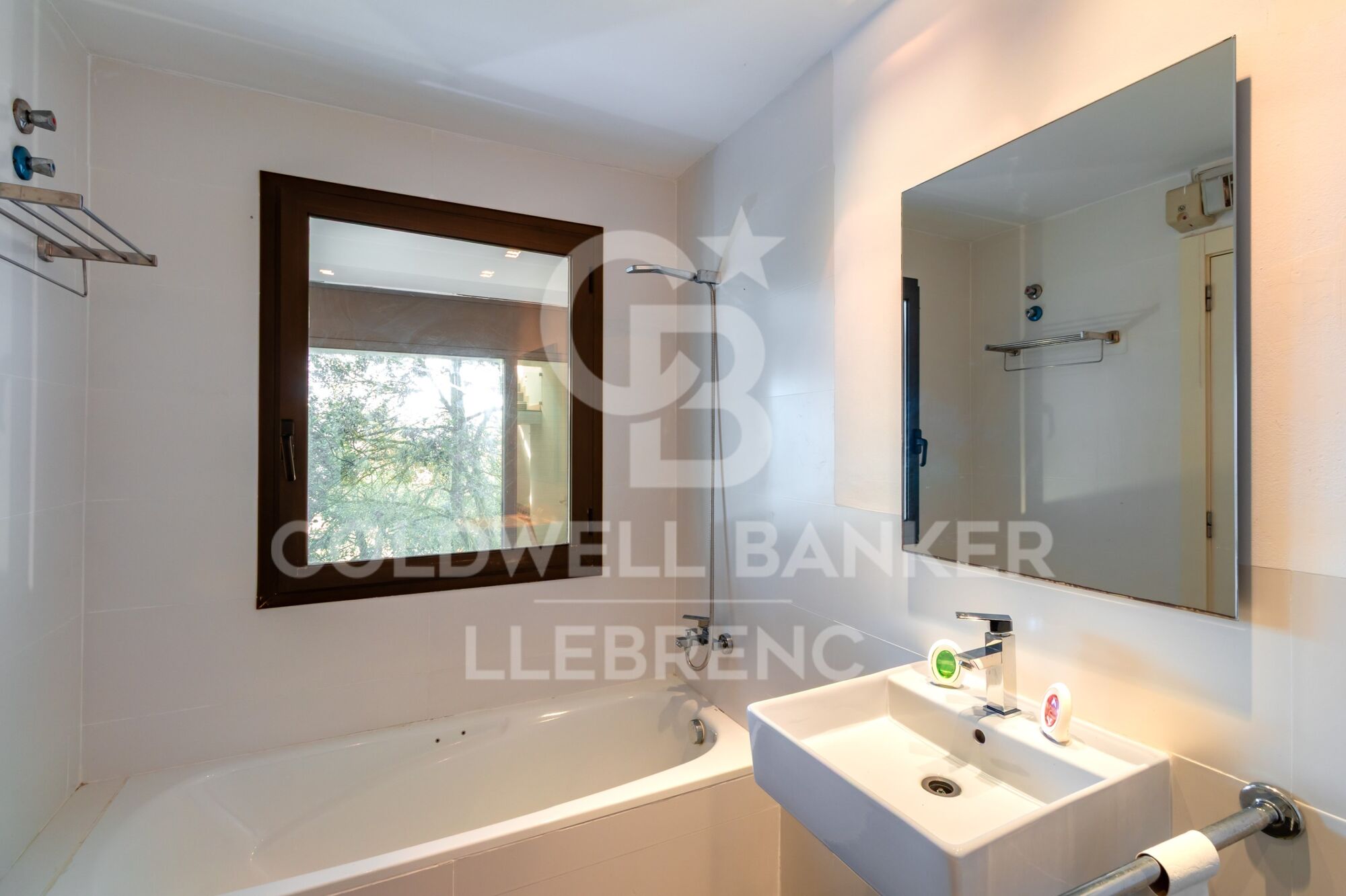 Wonderful Designer House with Garden and Pool for Rent in Vallvidrera