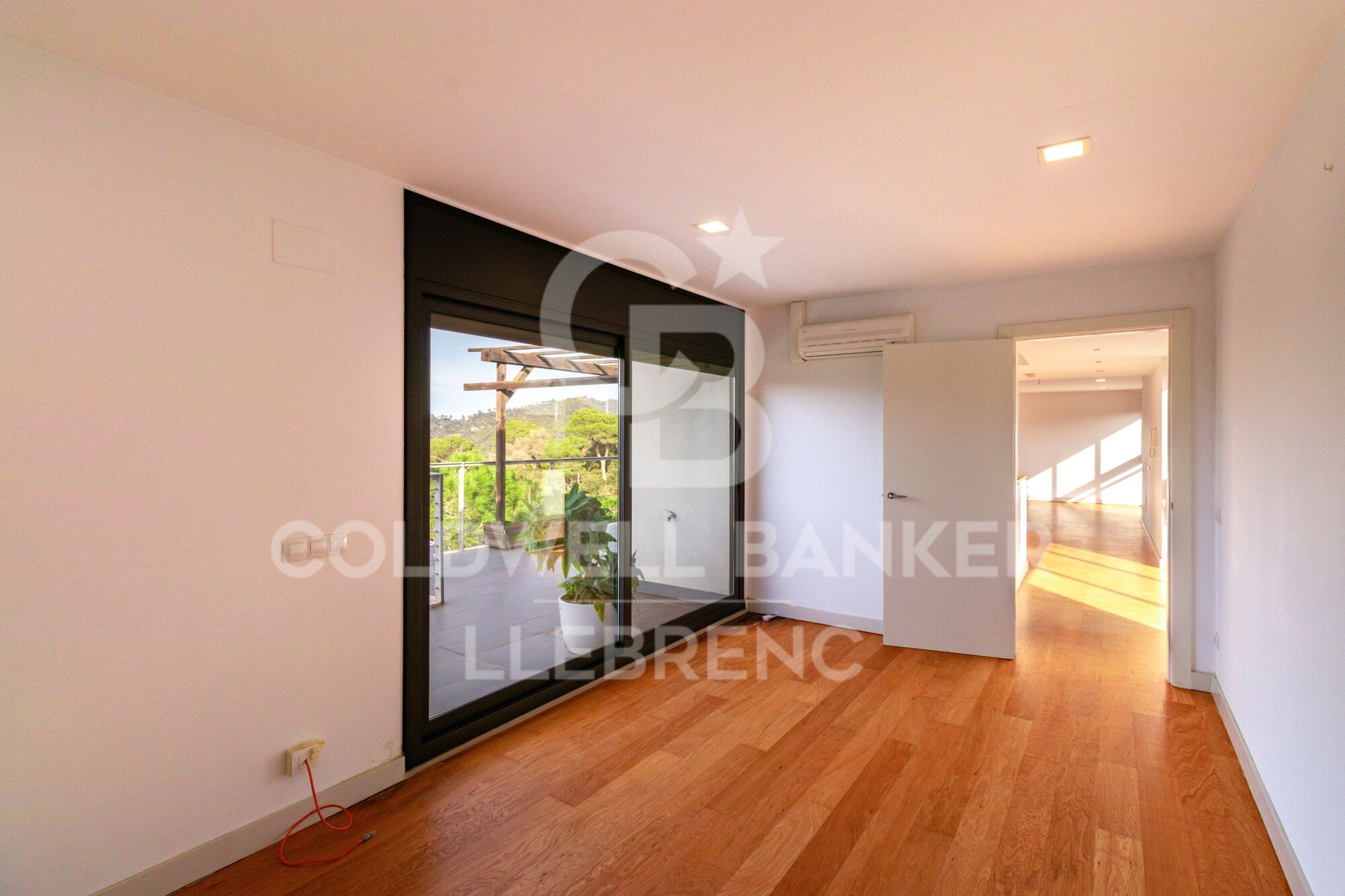 Wonderful Designer House with Garden and Pool for Rent in Vallvidrera