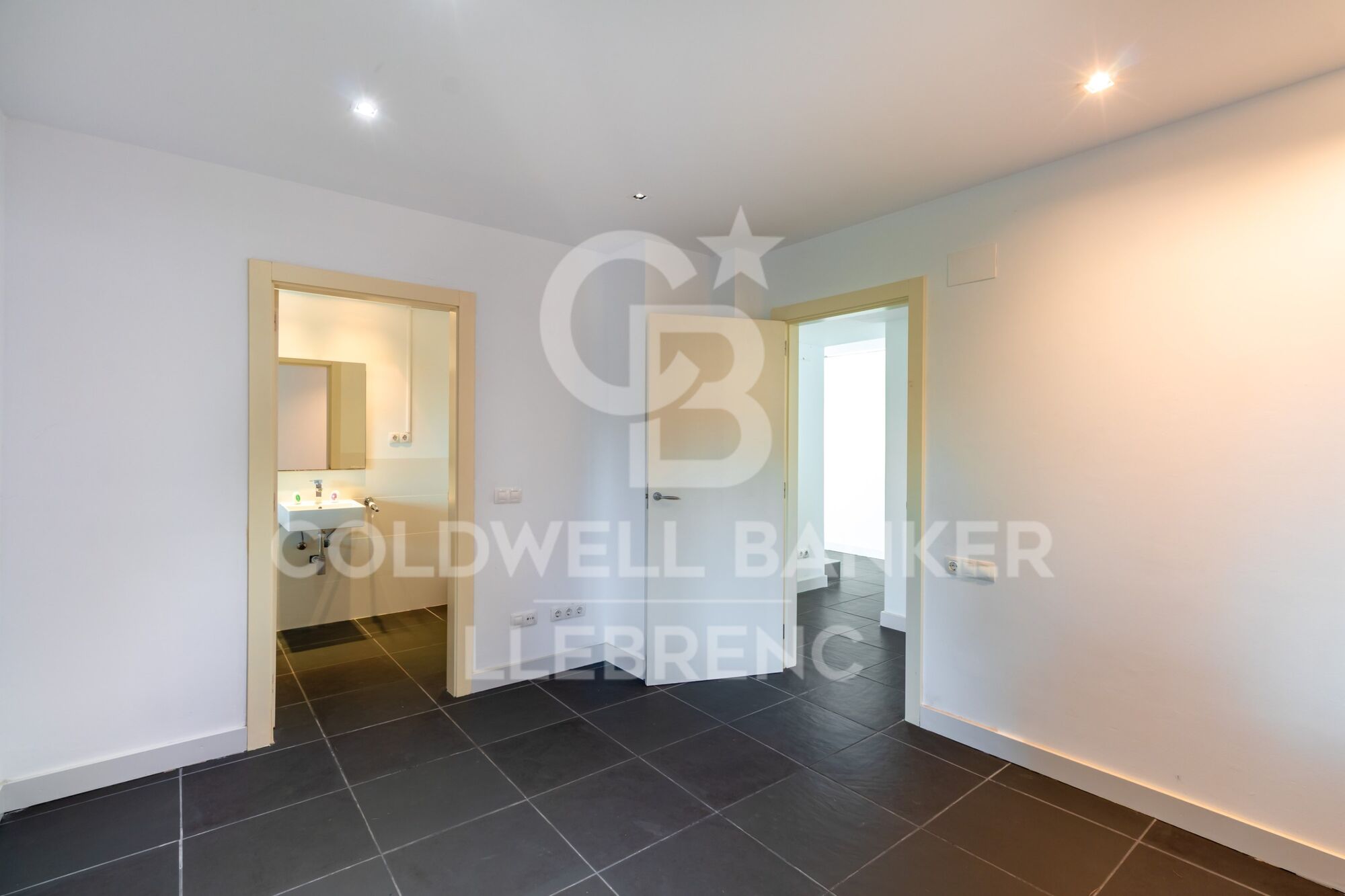 Wonderful Designer House with Garden and Pool for Rent in Vallvidrera