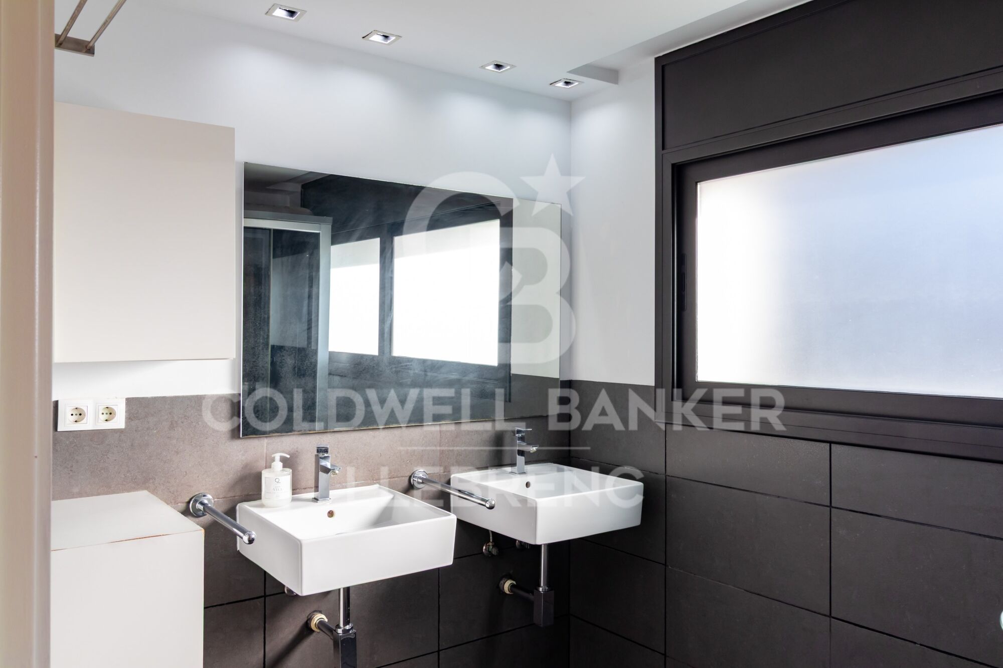 Wonderful Designer House with Garden and Pool for Rent in Vallvidrera