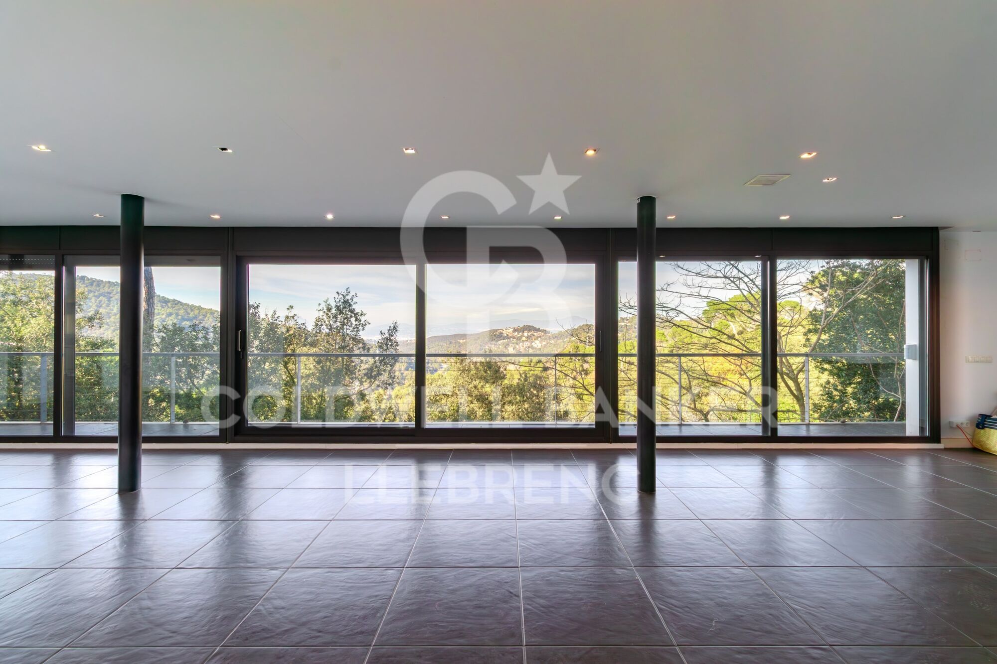 Wonderful Designer House with Garden and Pool for Rent in Vallvidrera