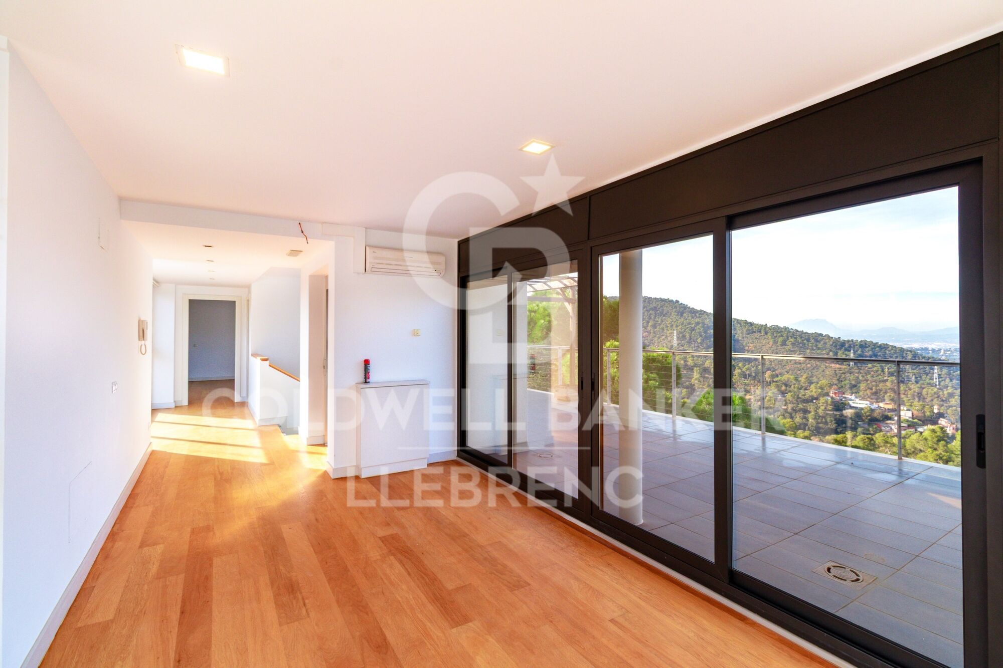 Wonderful Designer House with Garden and Pool for Rent in Vallvidrera