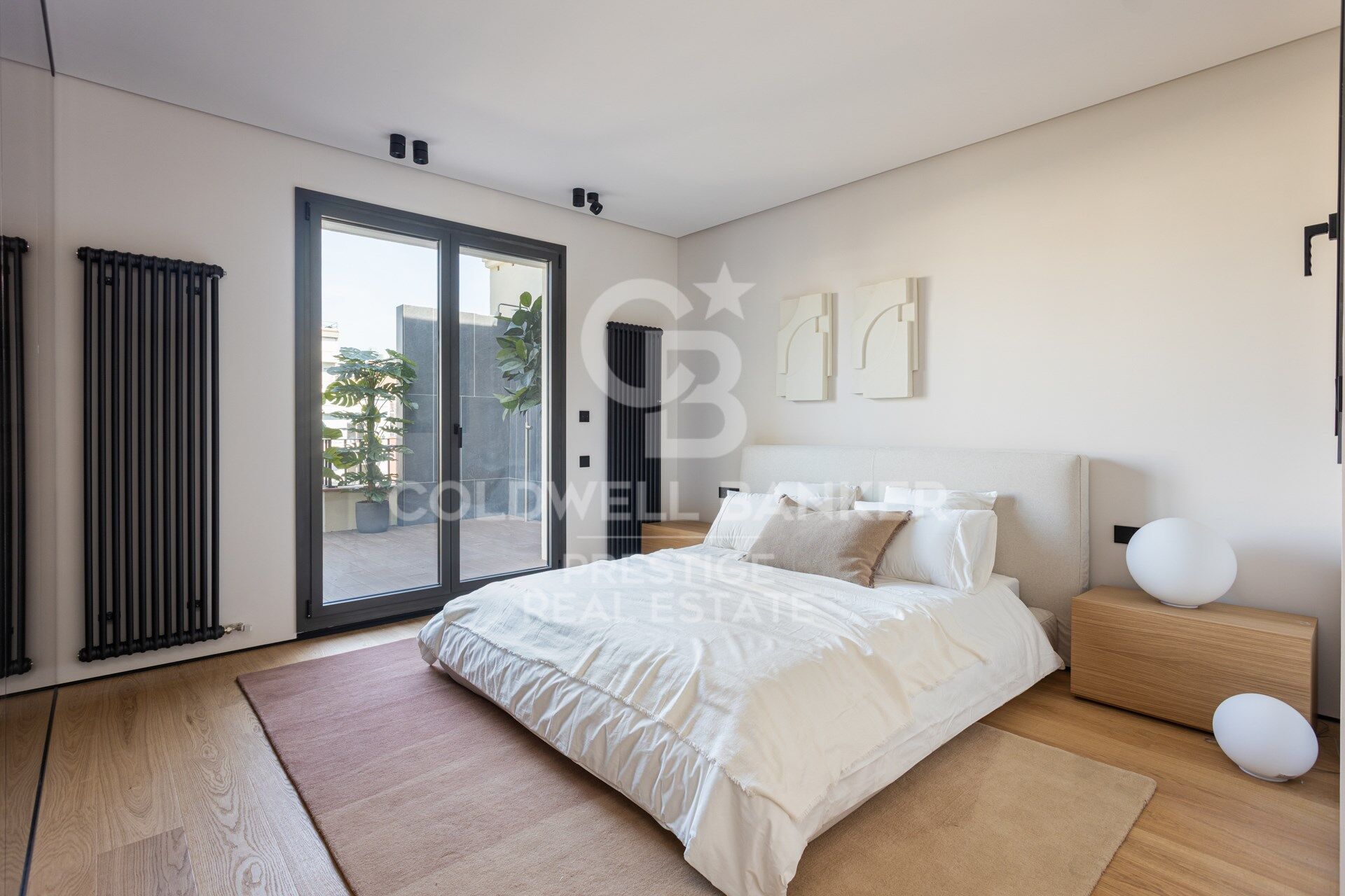 Penthouse exclusif à vendre avec grande terrasse et vues panoramiques imprenables.