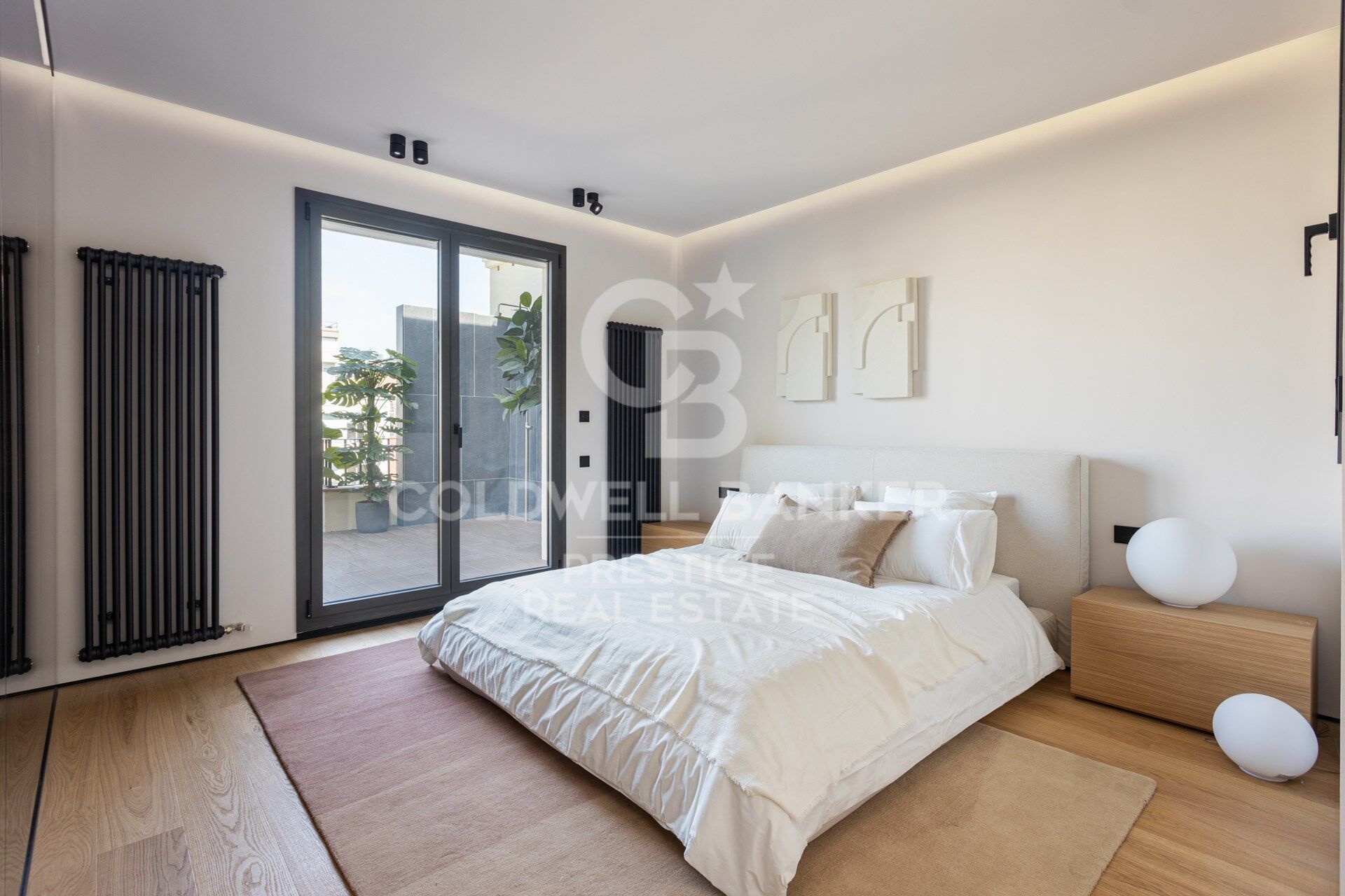 Penthouse exclusif à vendre avec grande terrasse et vues panoramiques imprenables.