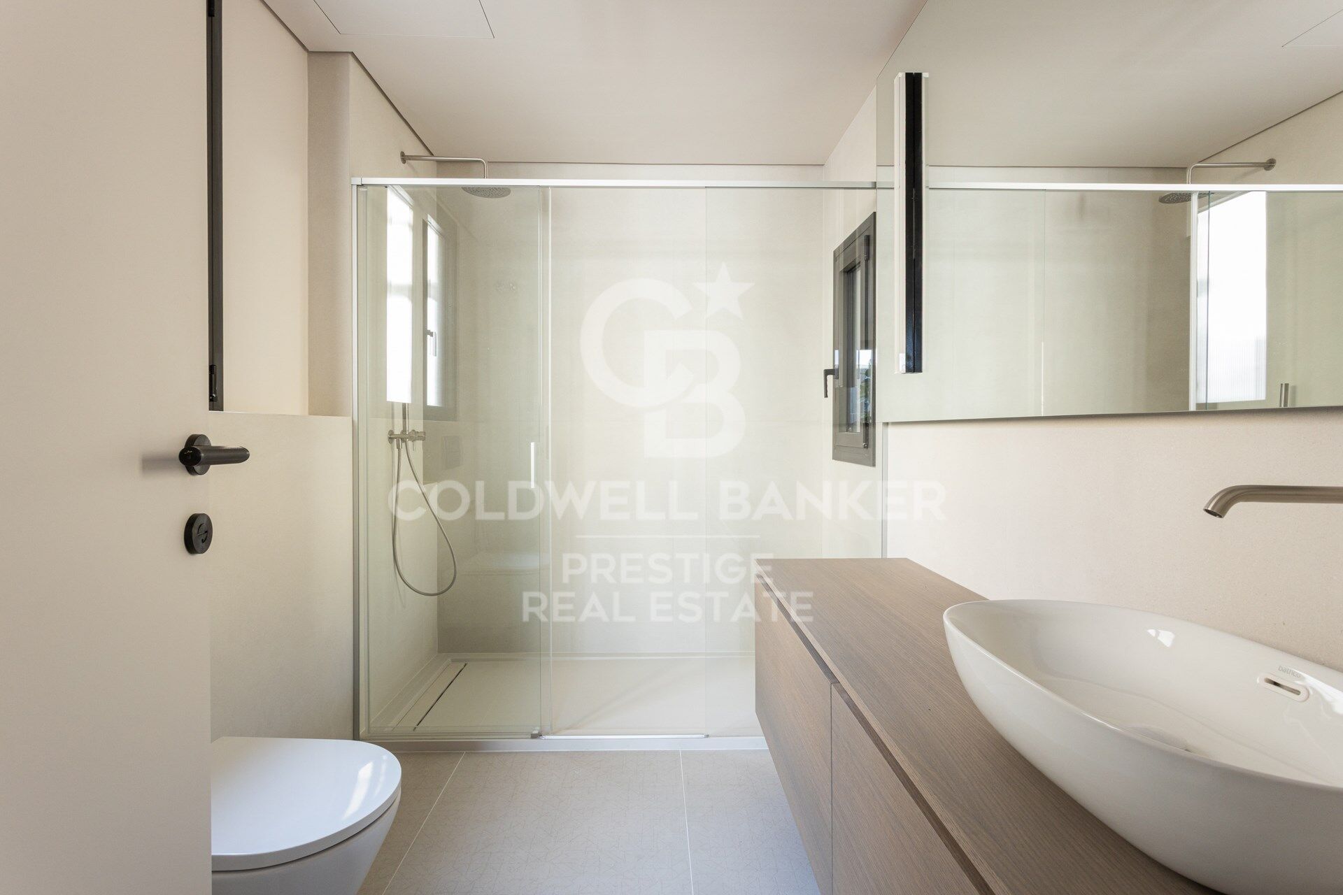 Exklusives Penthouse zum Verkauf mit großer Terrasse und atemberaubendem Panoramablick