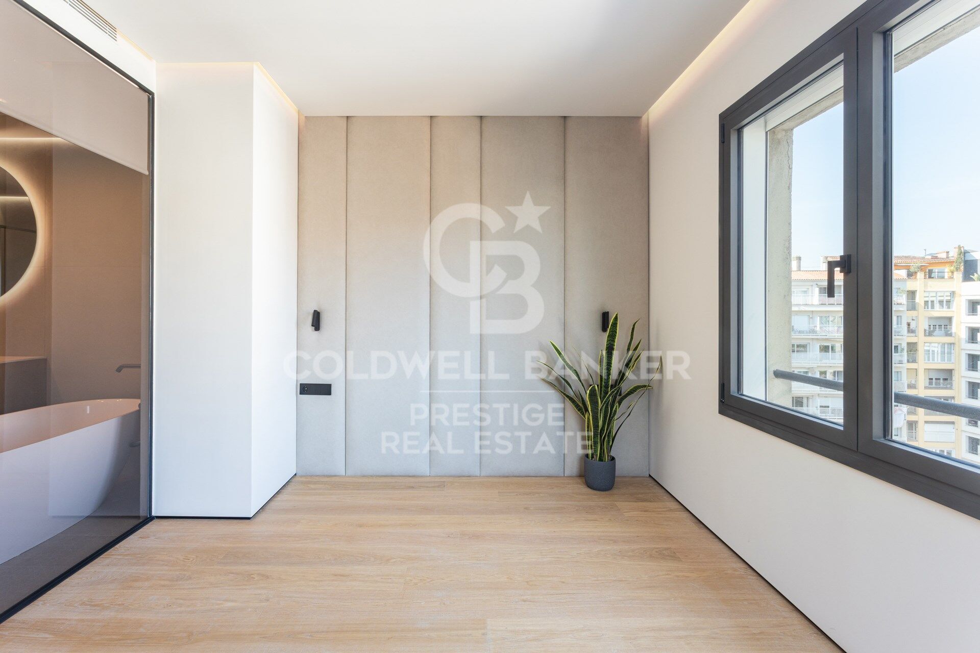 Exklusives Penthouse zum Verkauf mit großer Terrasse und atemberaubendem Panoramablick