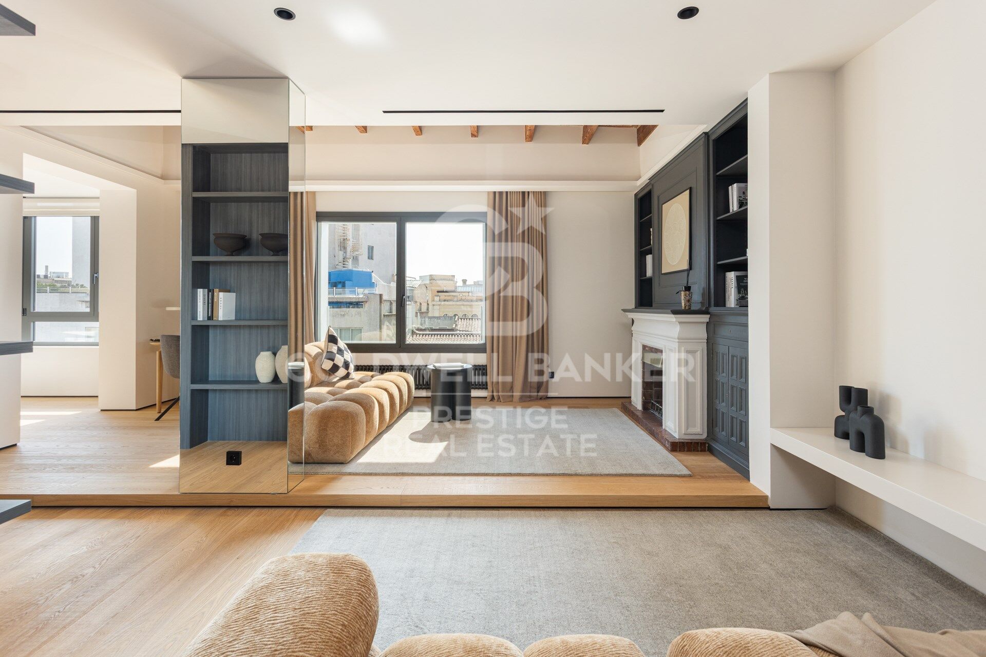 Exklusives Penthouse zum Verkauf mit großer Terrasse und atemberaubendem Panoramablick