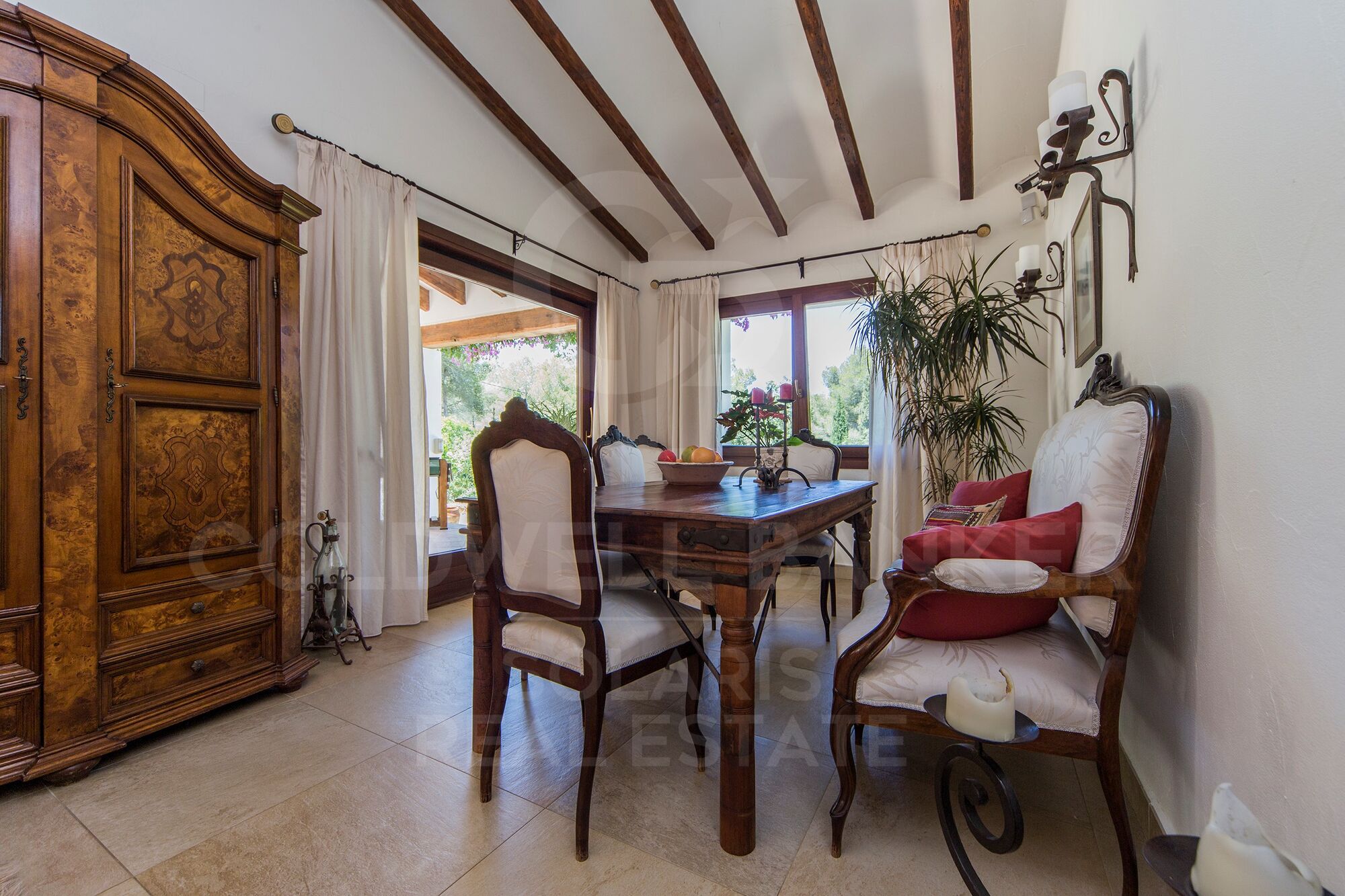 Balearic style villa of excellent qualities in the area of La Plana, Jávea