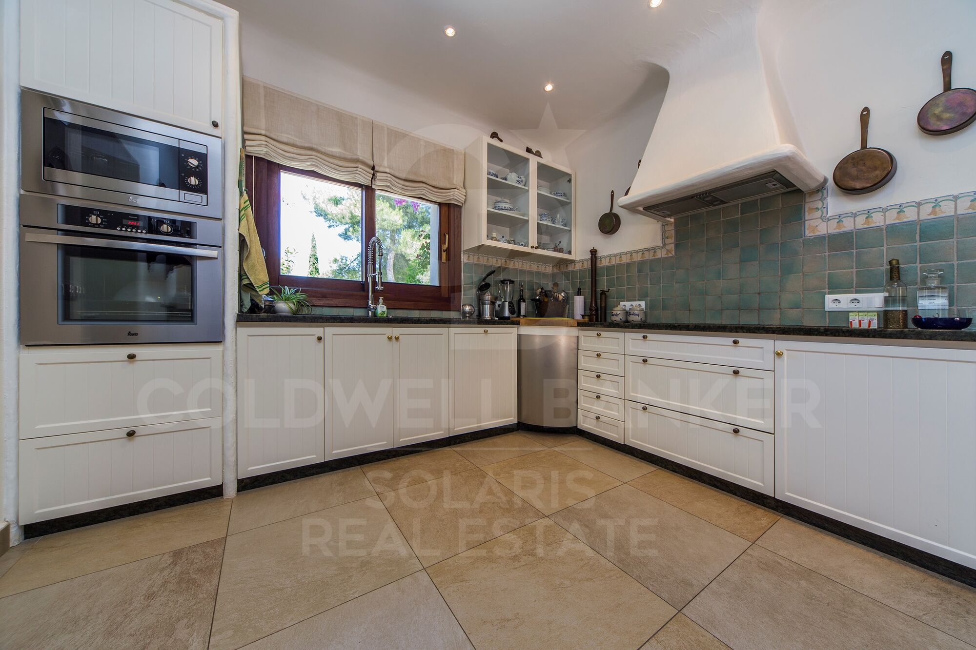 Balearic style villa of excellent qualities in the area of La Plana, Jávea