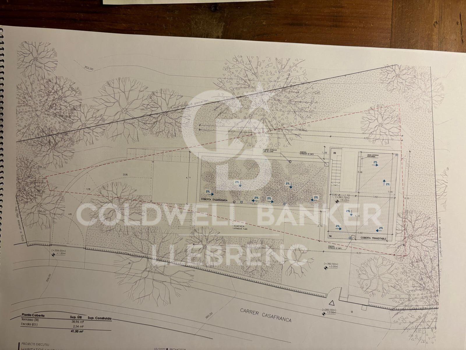 Terrain constructible de 600 m² à vendre à Vallvidrera avec projet et permis de construire.