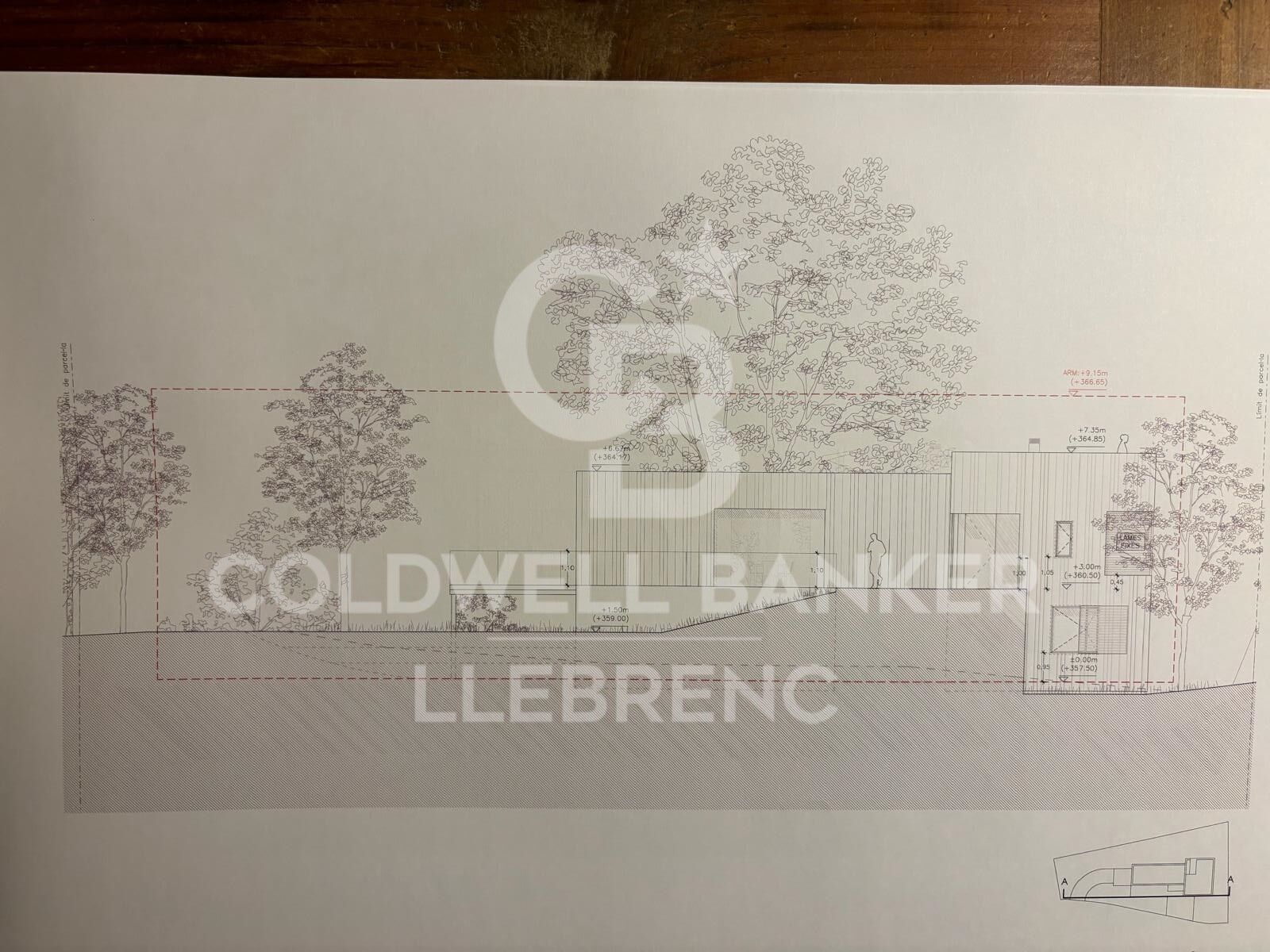 600 m² building plot for sale in Vallvidrera with project and construction license.
