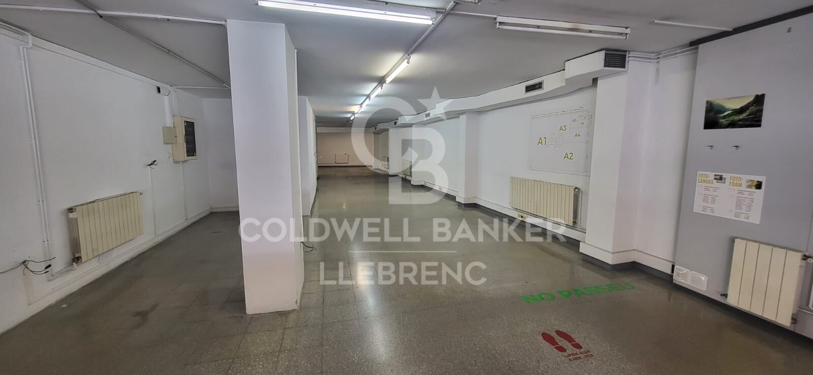 Spacious commercial space for rent on Consell de Cent Street 430