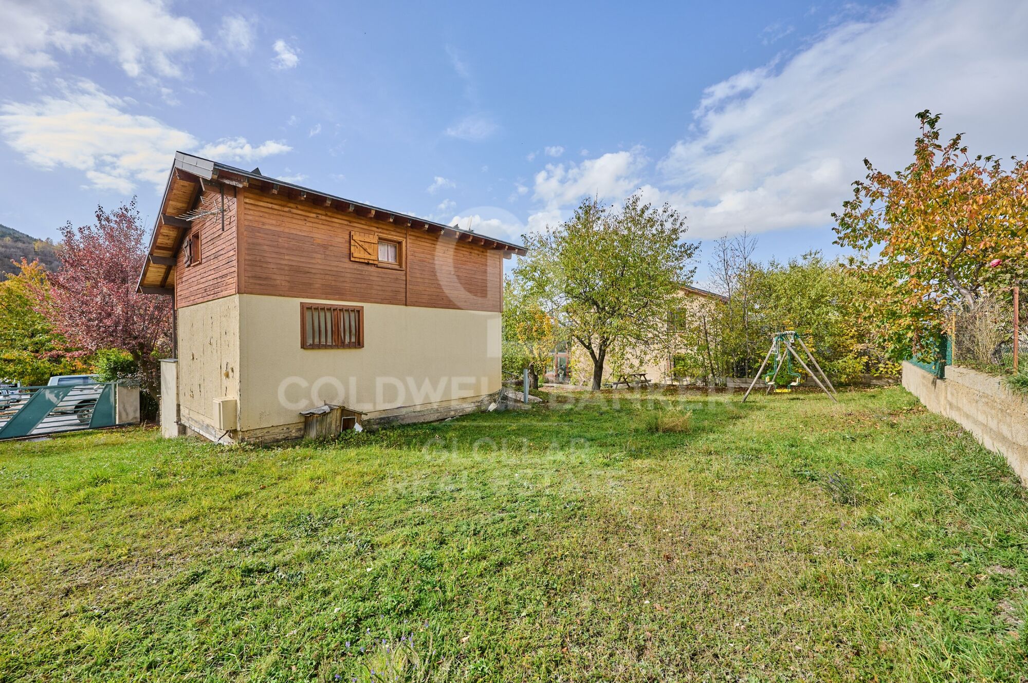 Casa independiente con jardín privado