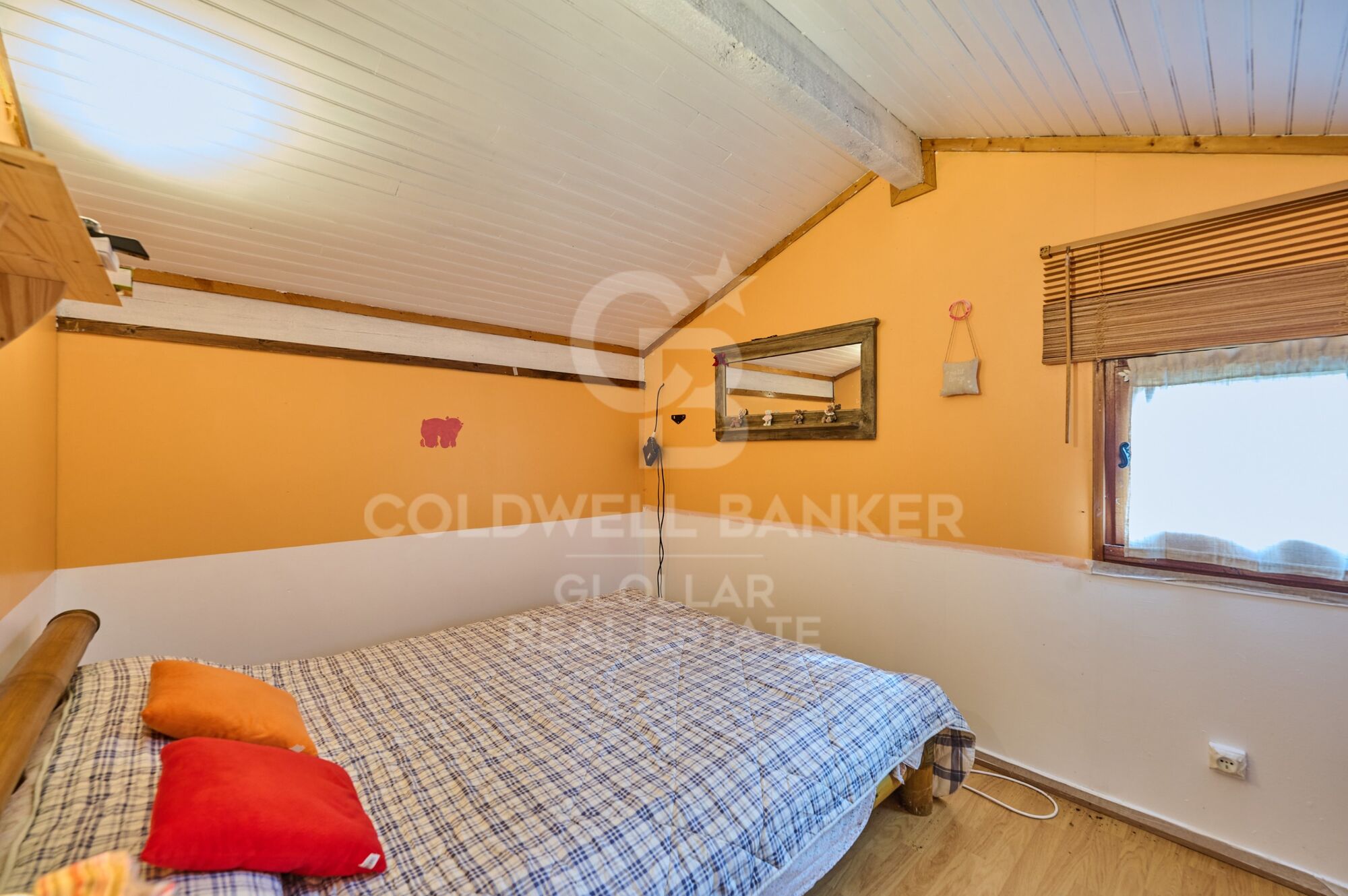 Casa independiente con jardín privado