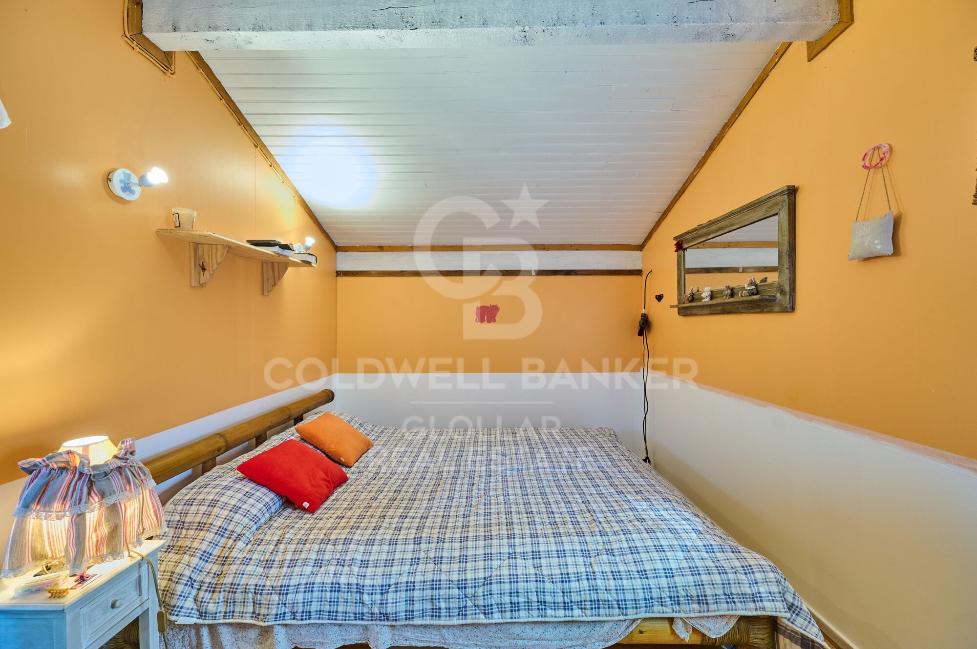 Casa independiente con jardín privado