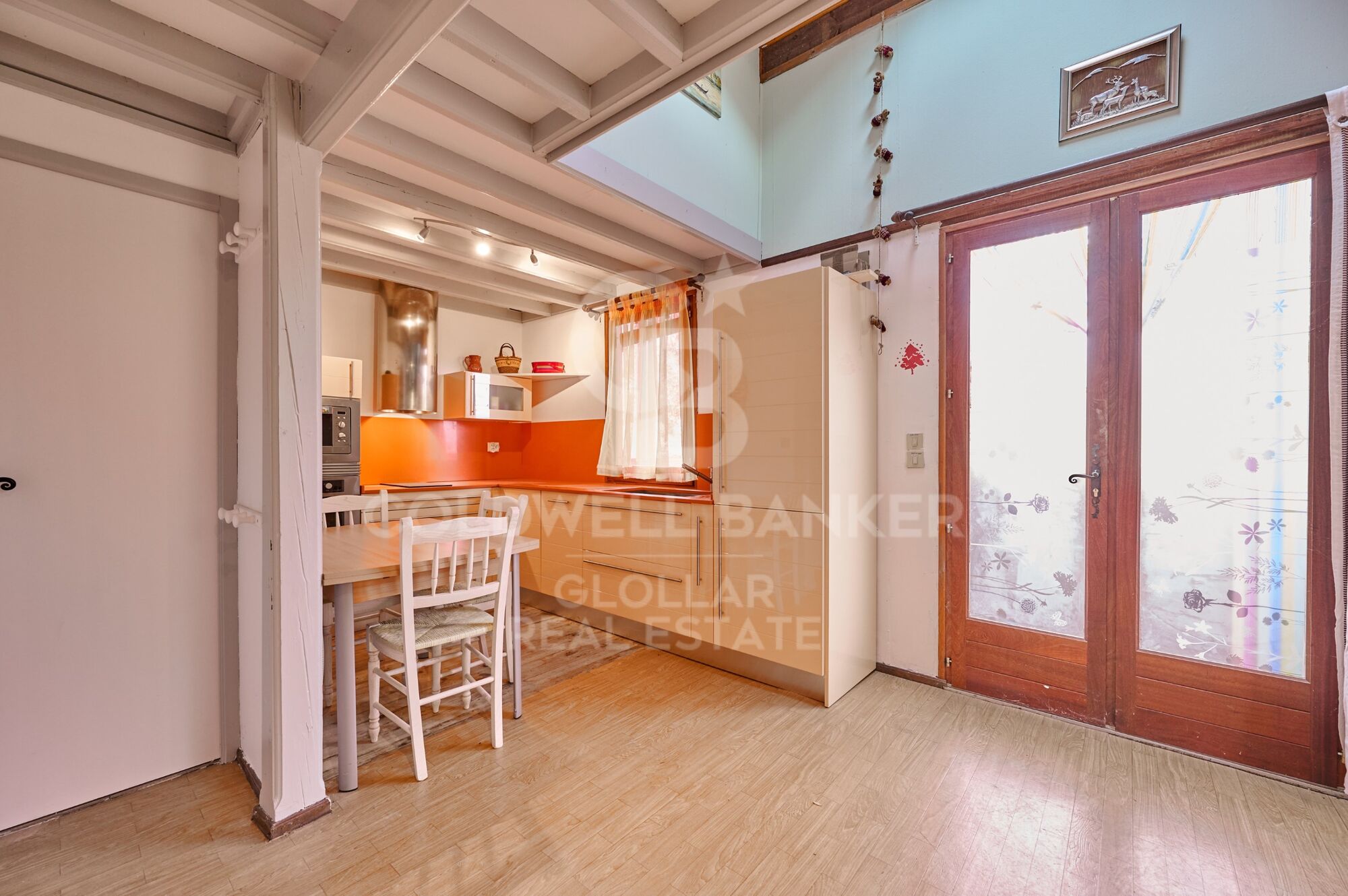 Casa independiente con jardín privado