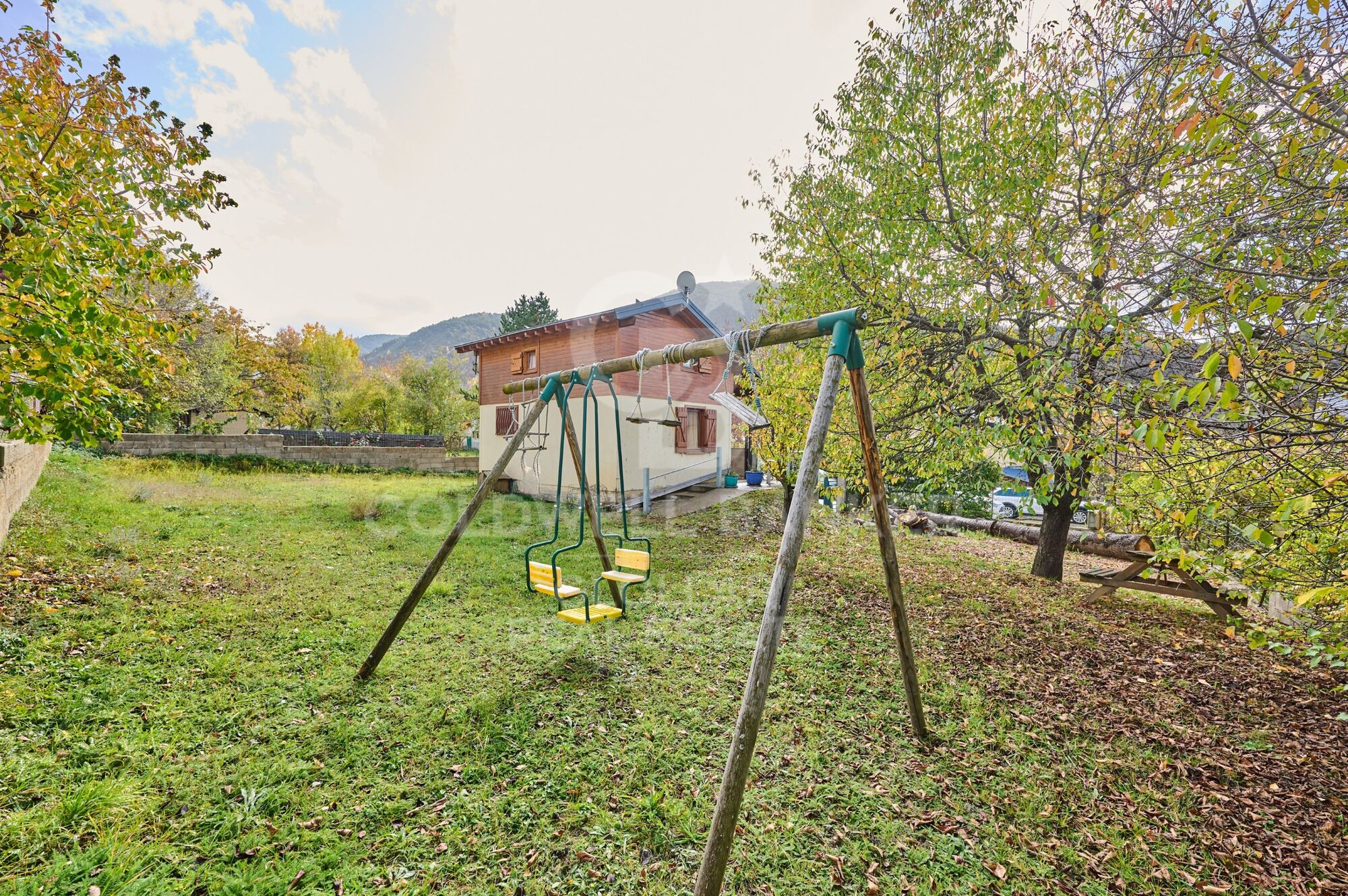 Casa independiente con jardín privado