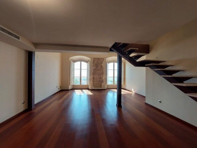 Renovated duplex in the Roman Wall of Tarragona