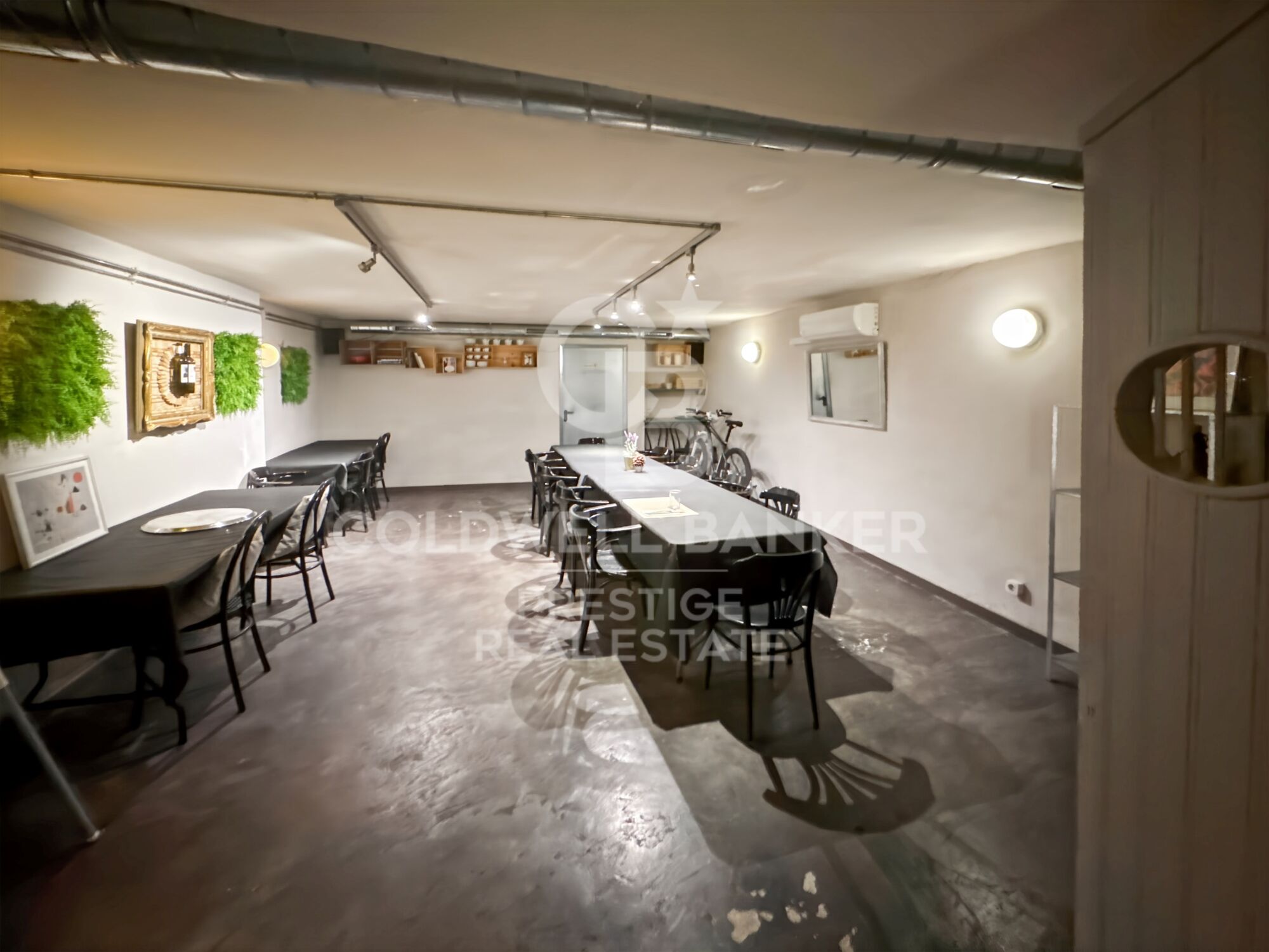 Mixed functioning Restaurant C3