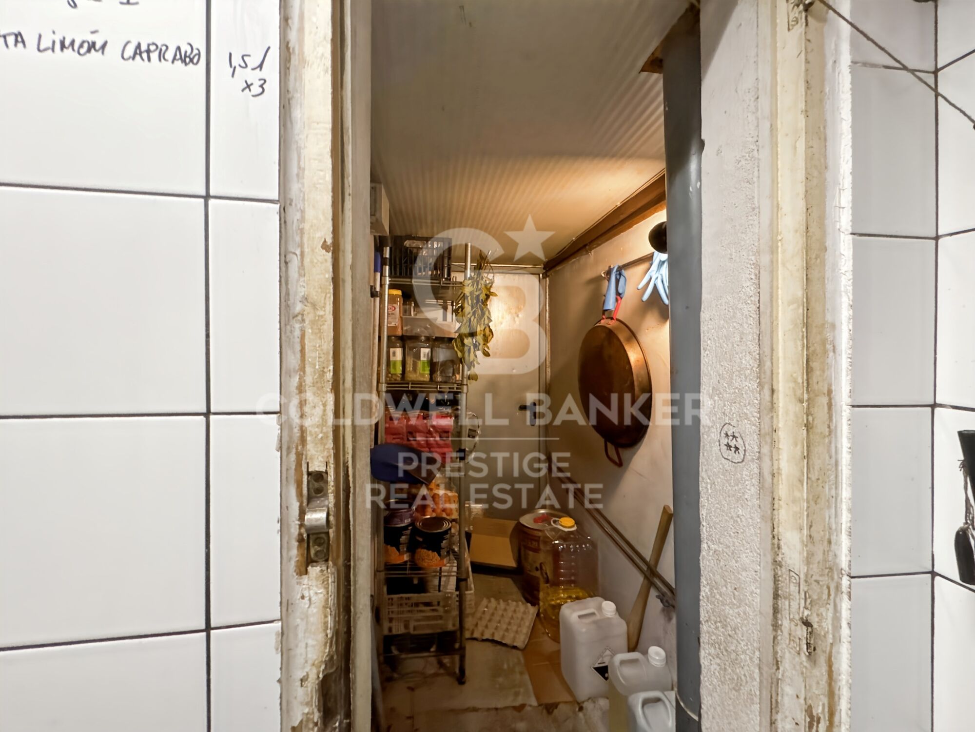 Local con licencia C3 mixto en funcionamiento