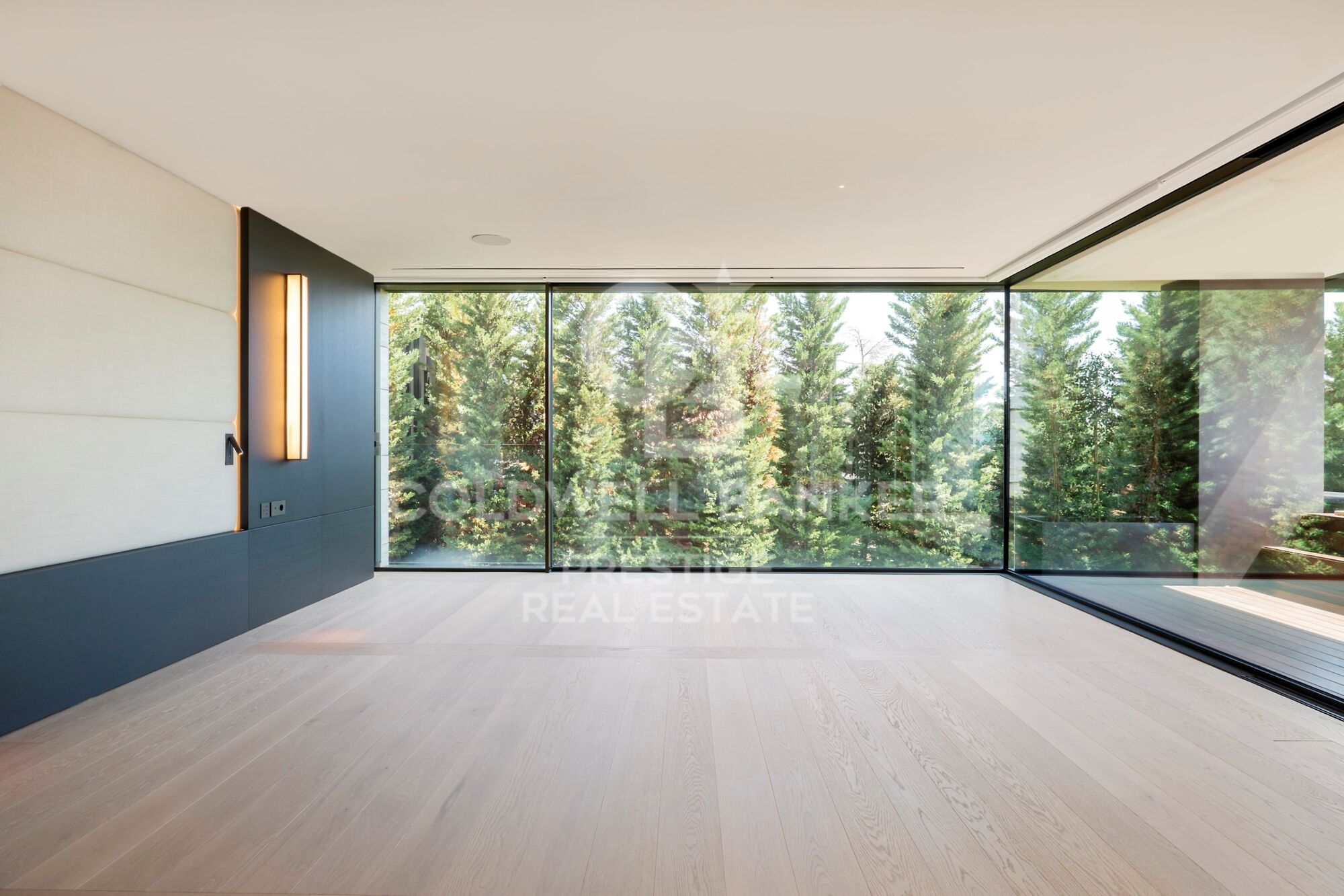 Luxury home in Barcelona Pearson Avenue