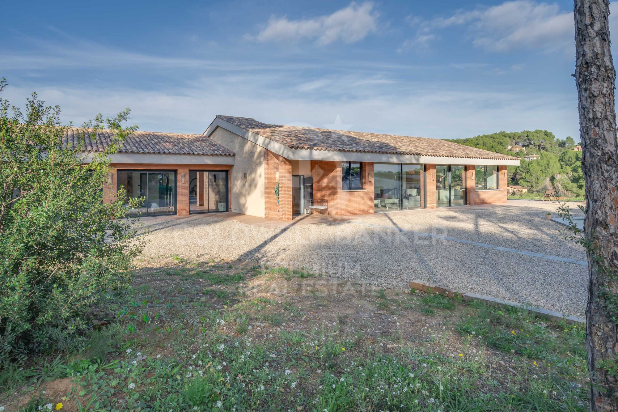 Dream home in Sant Muç: contemporary design and privacy