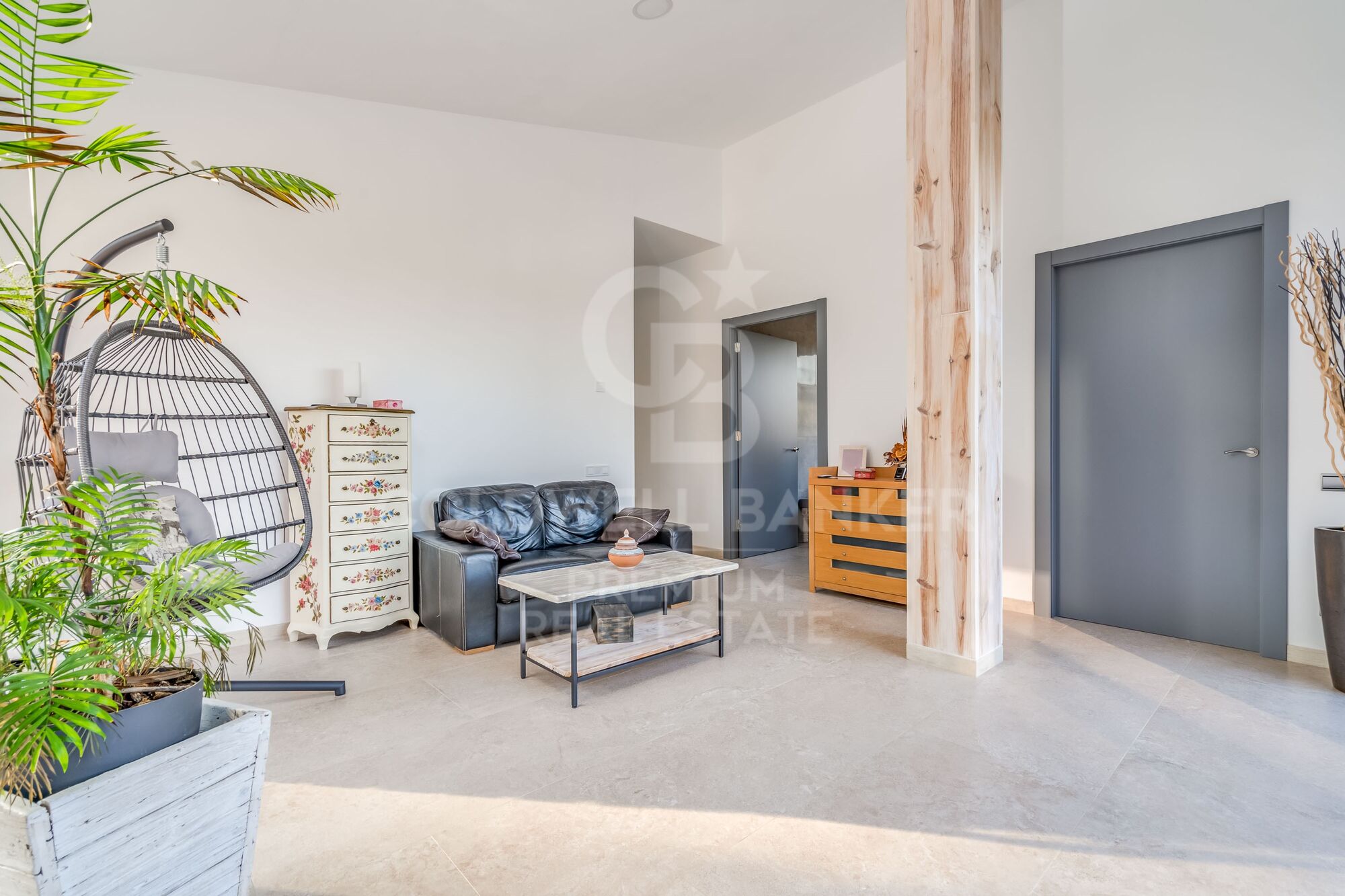 Dream home in Sant Muç: contemporary design and privacy