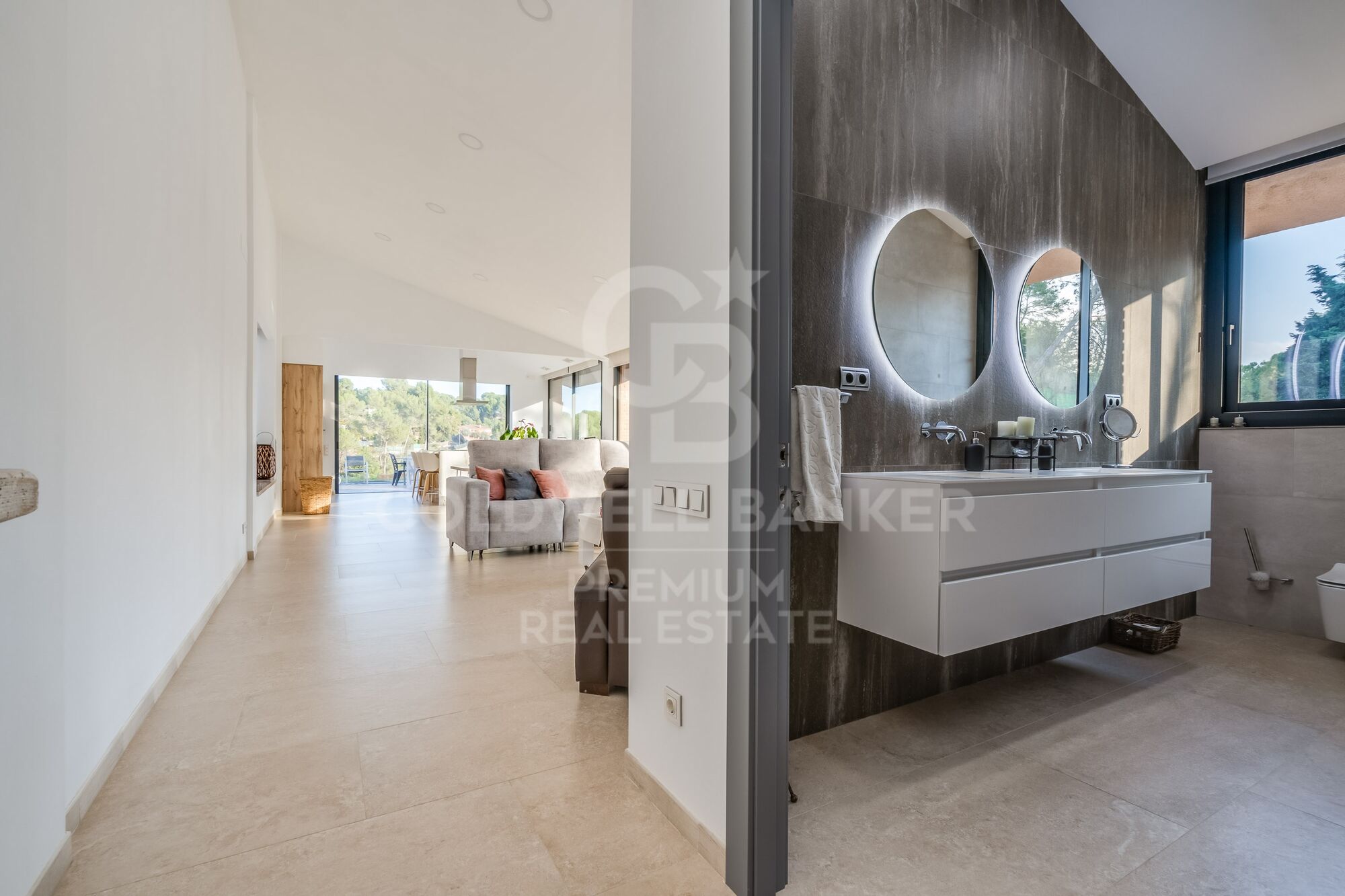 Dream home in Sant Muç: contemporary design and privacy