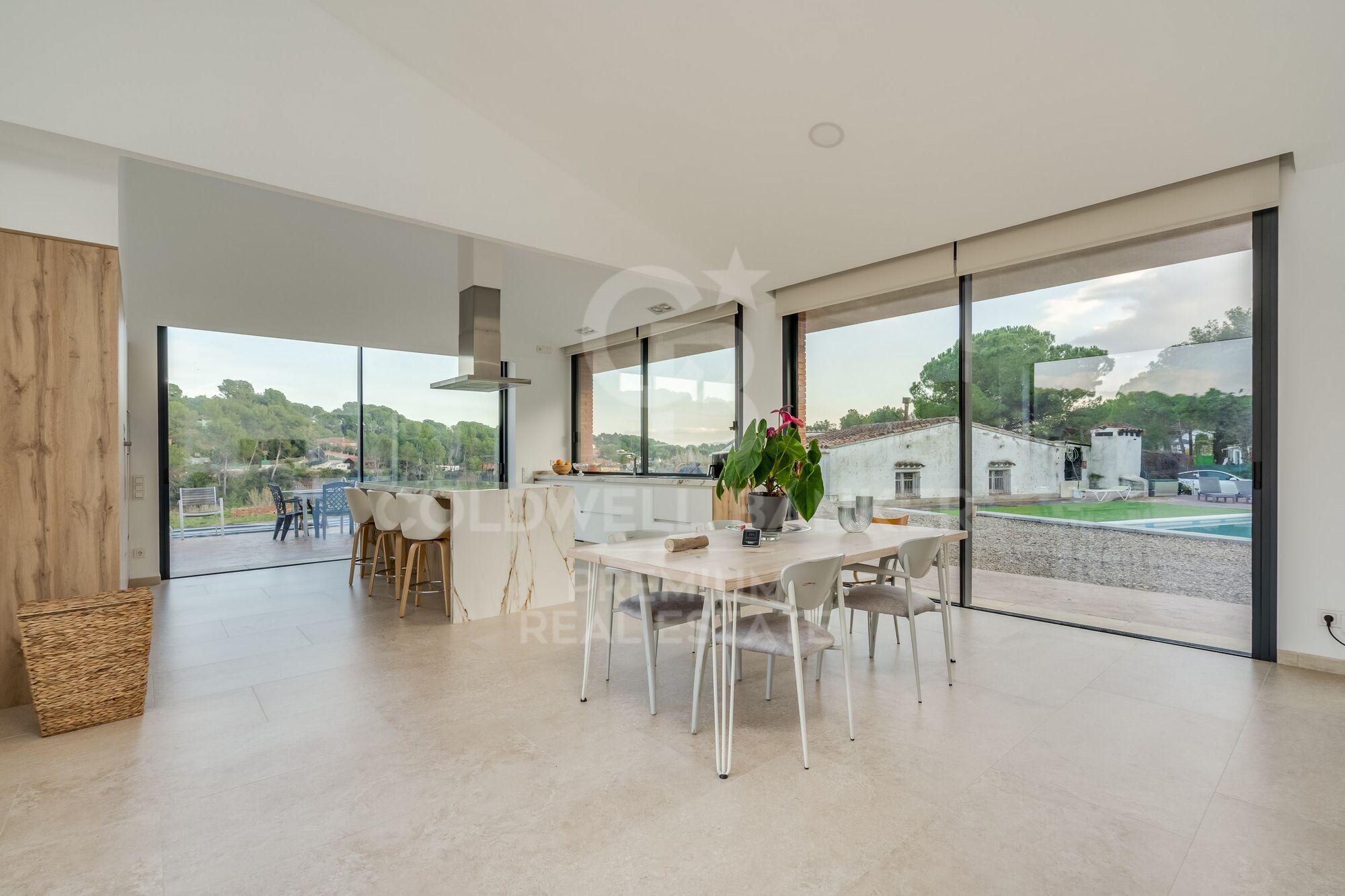 Dream home in Sant Muç: contemporary design and privacy