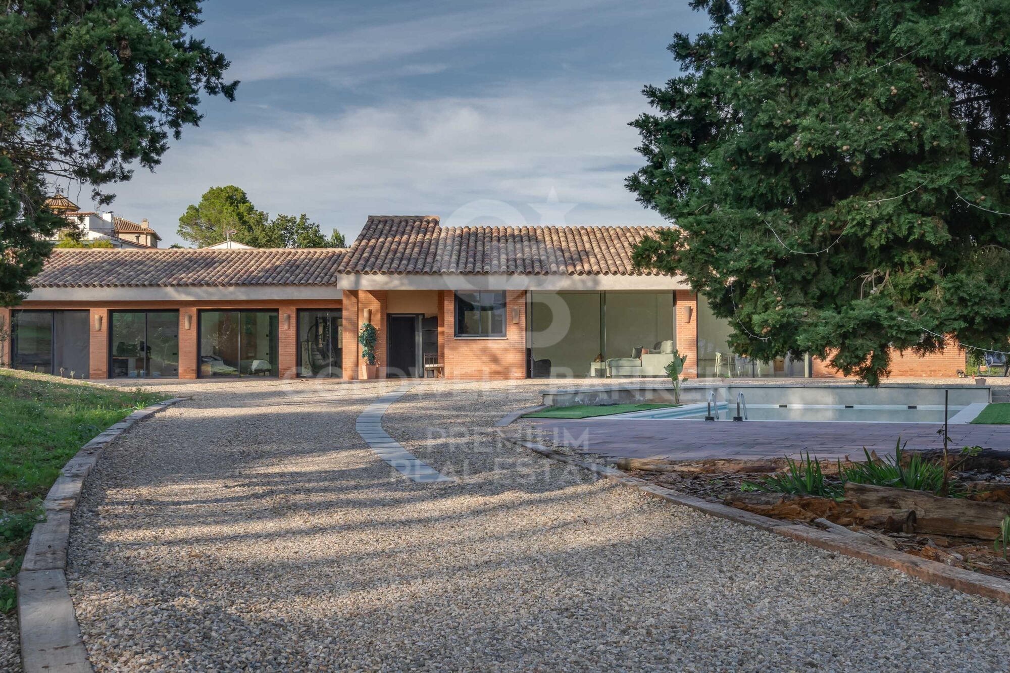 Dream home in Sant Muç: contemporary design and privacy