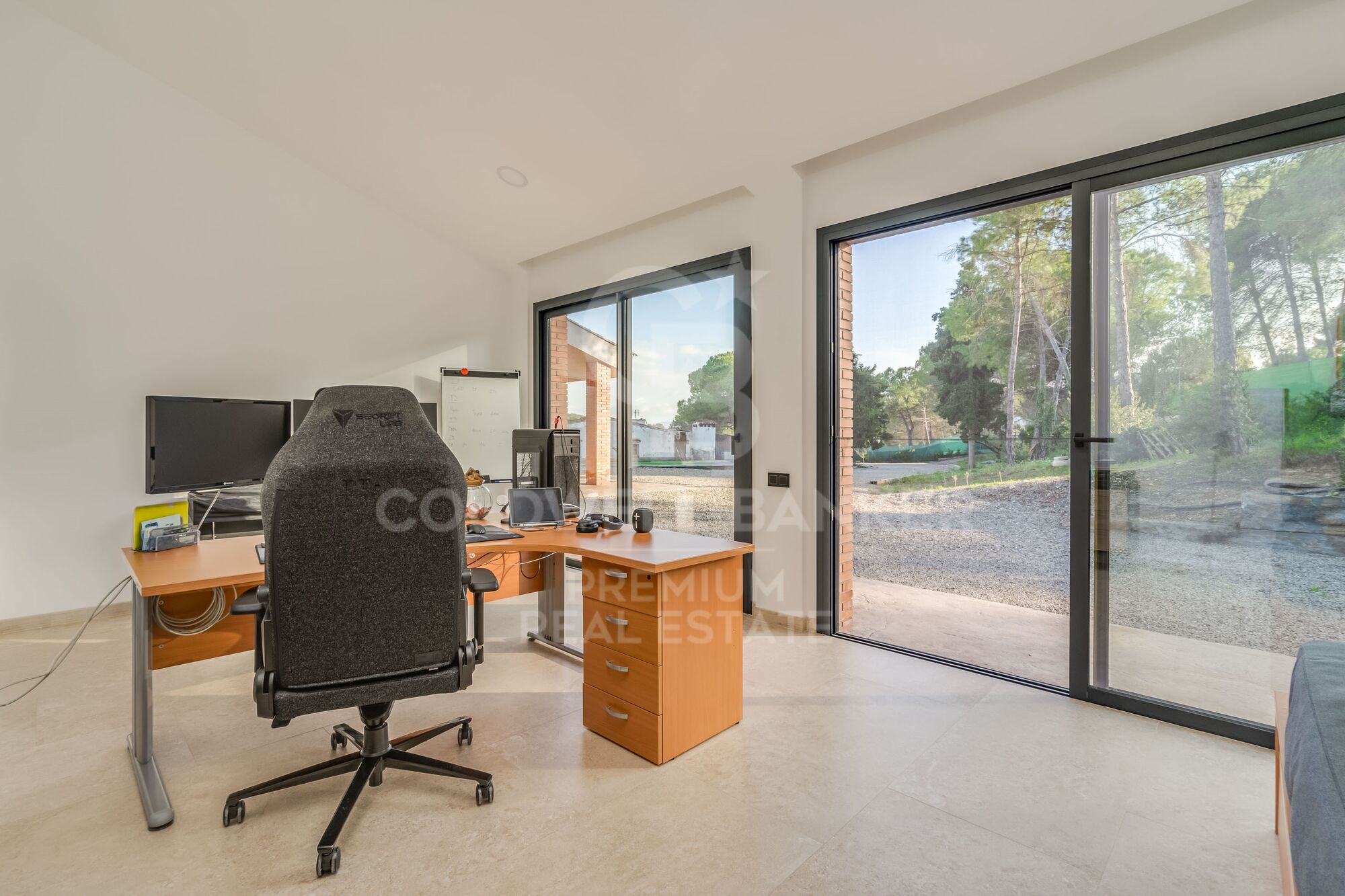 Dream home in Sant Muç: contemporary design and privacy