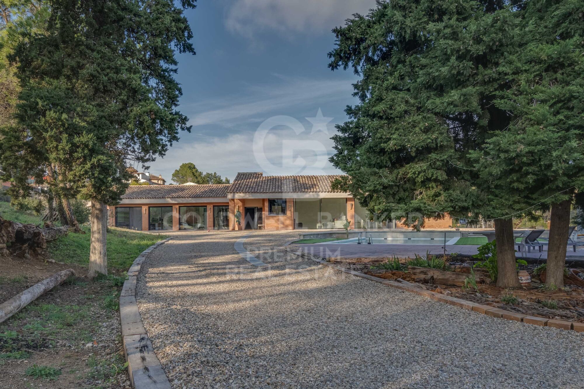 Hogar de ensueño en Sant Muç: diseño contemporáneo y privacidad