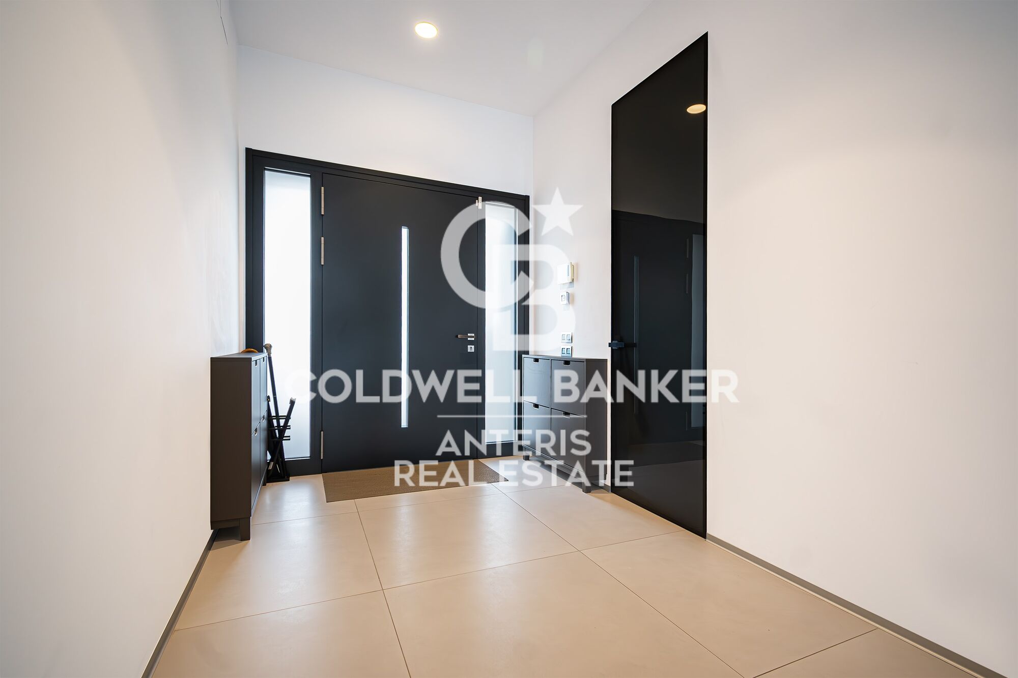 Luxury house with pool and panoramic views