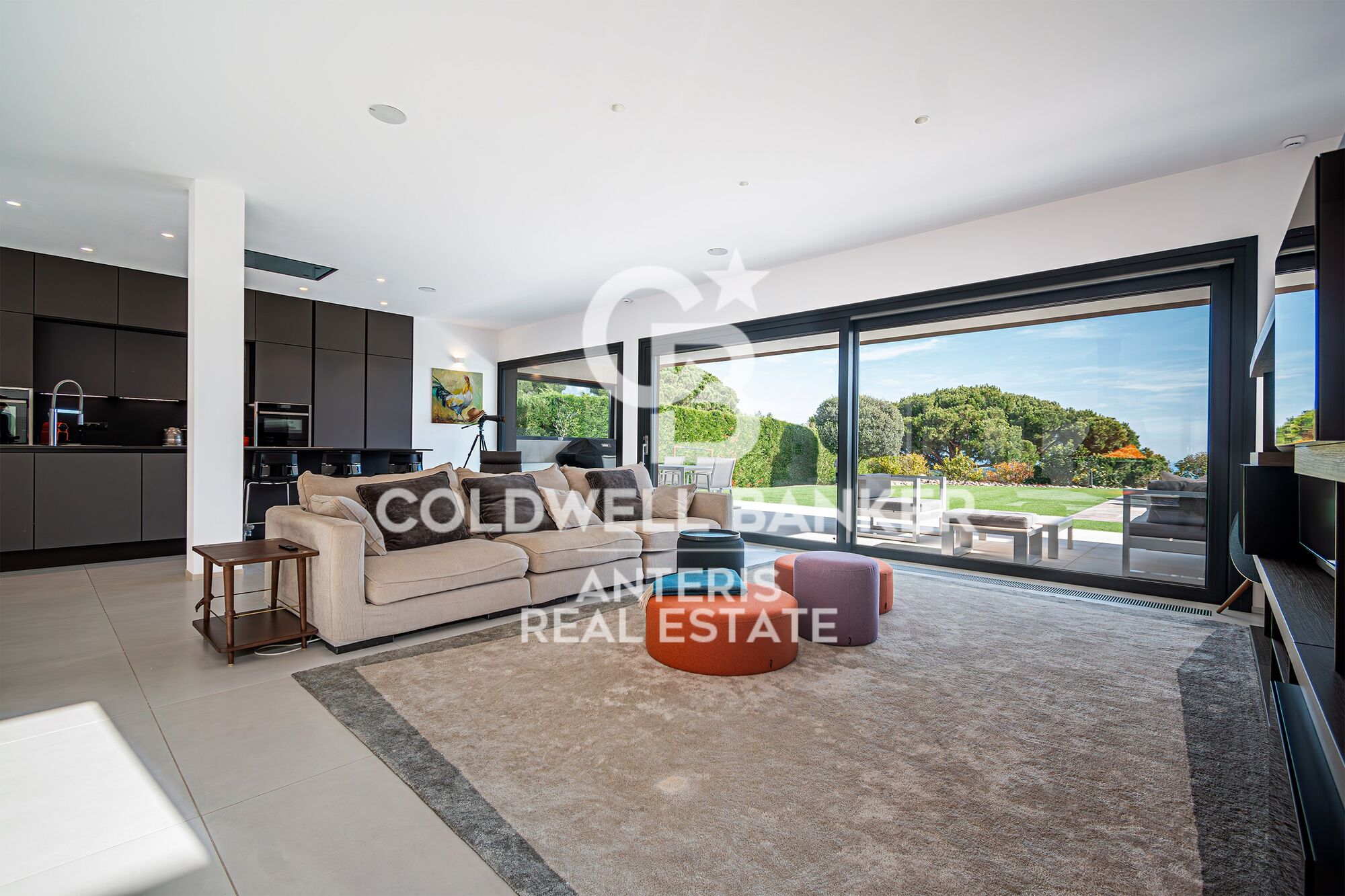 Luxury house with pool and panoramic views