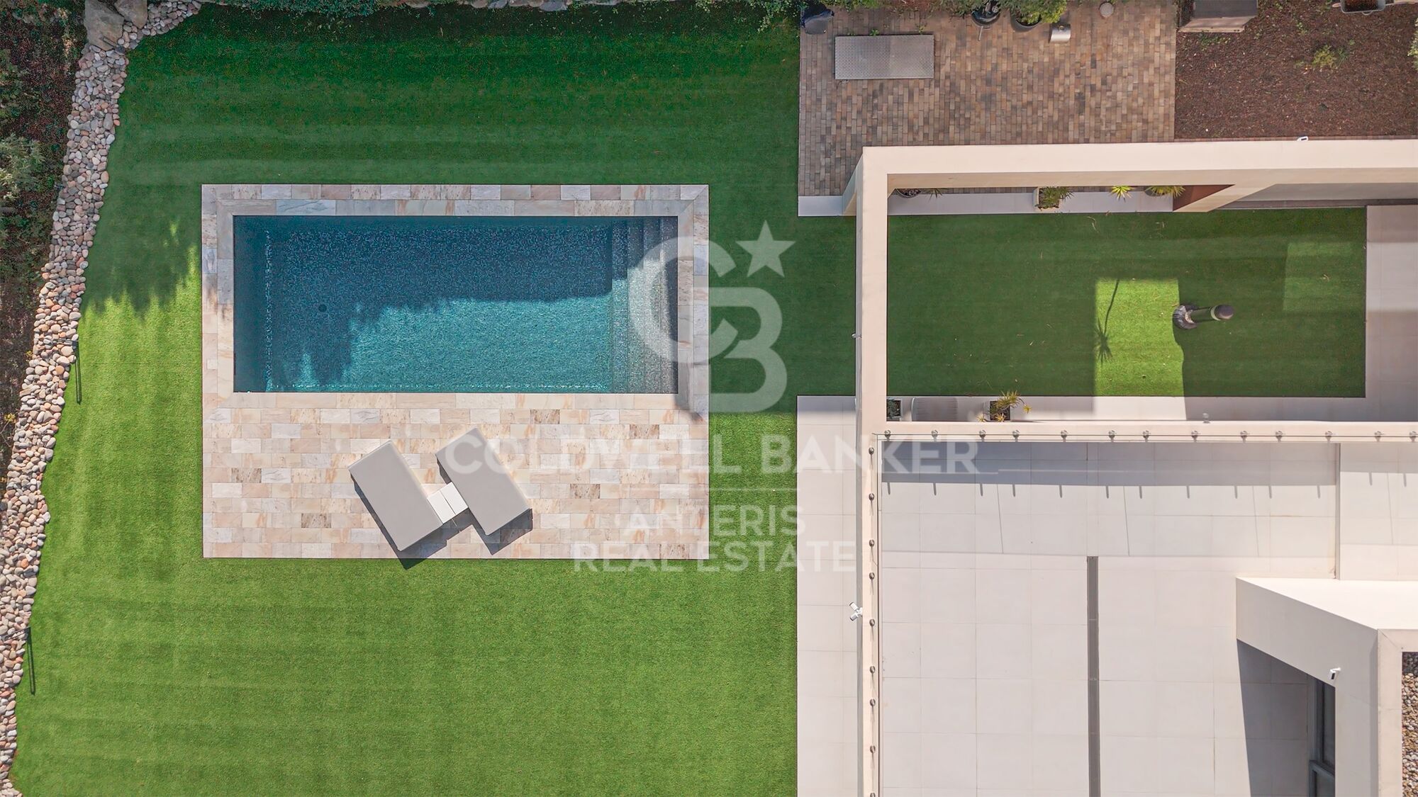 Luxury house with pool and panoramic views